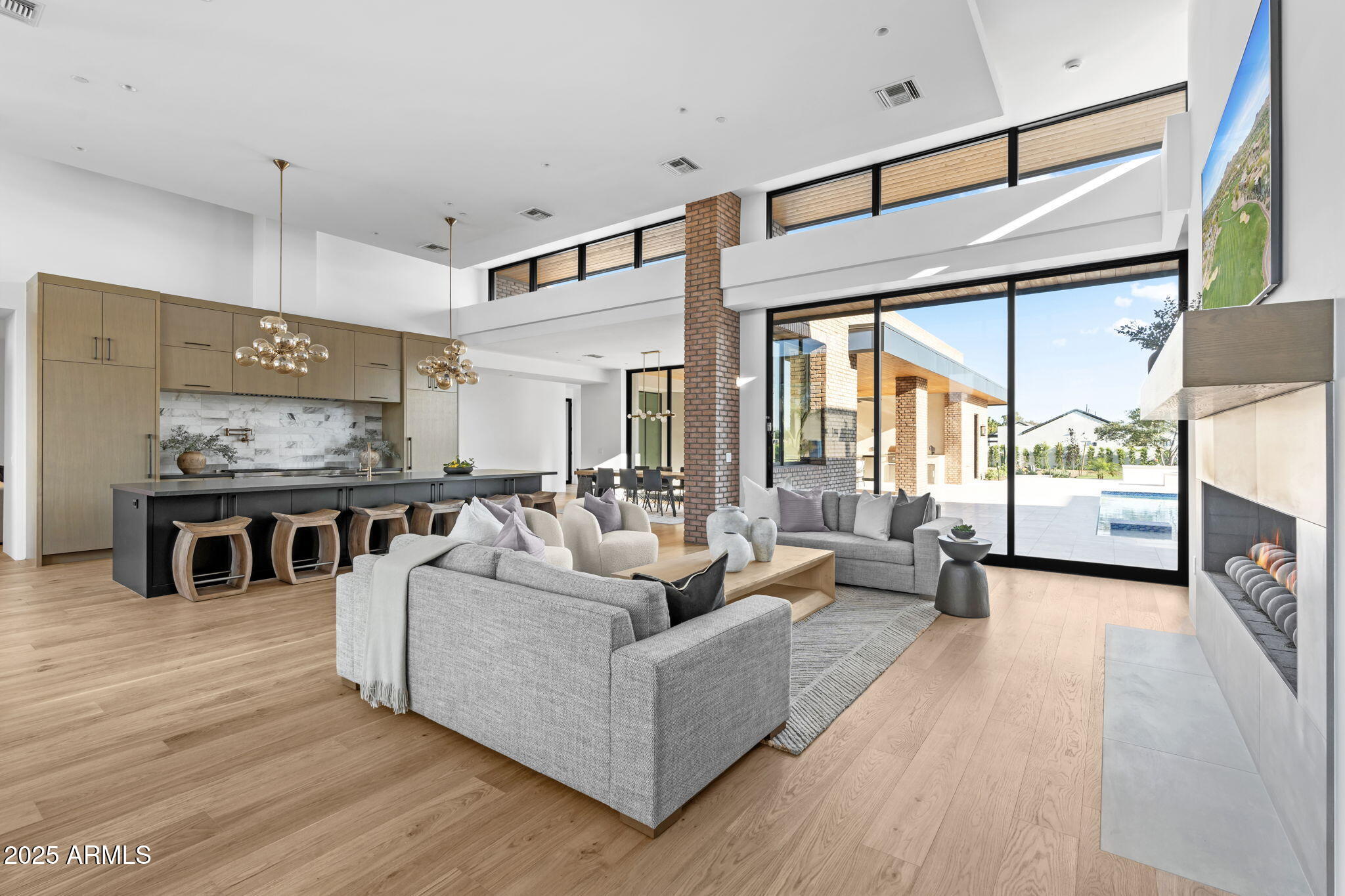 DESERT ESTATES - Residential