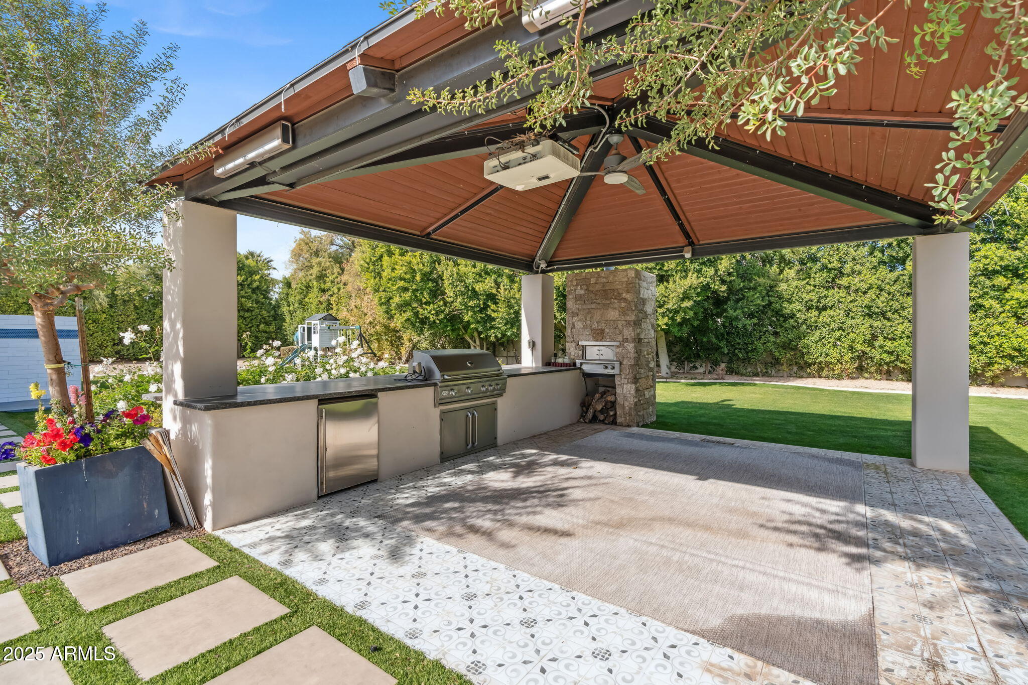 EL CUADRO ESTATES - Residential