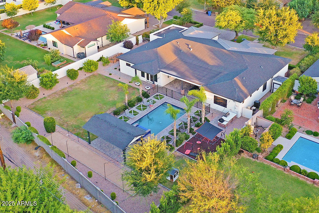 AMBASSADOR MANOR - Residential
