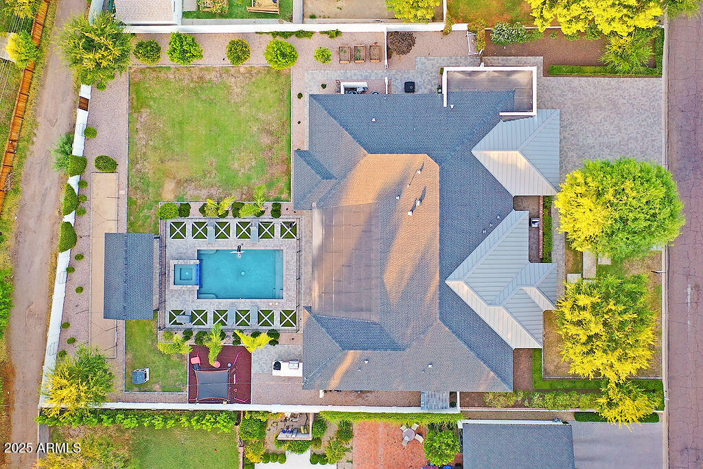AMBASSADOR MANOR - Residential