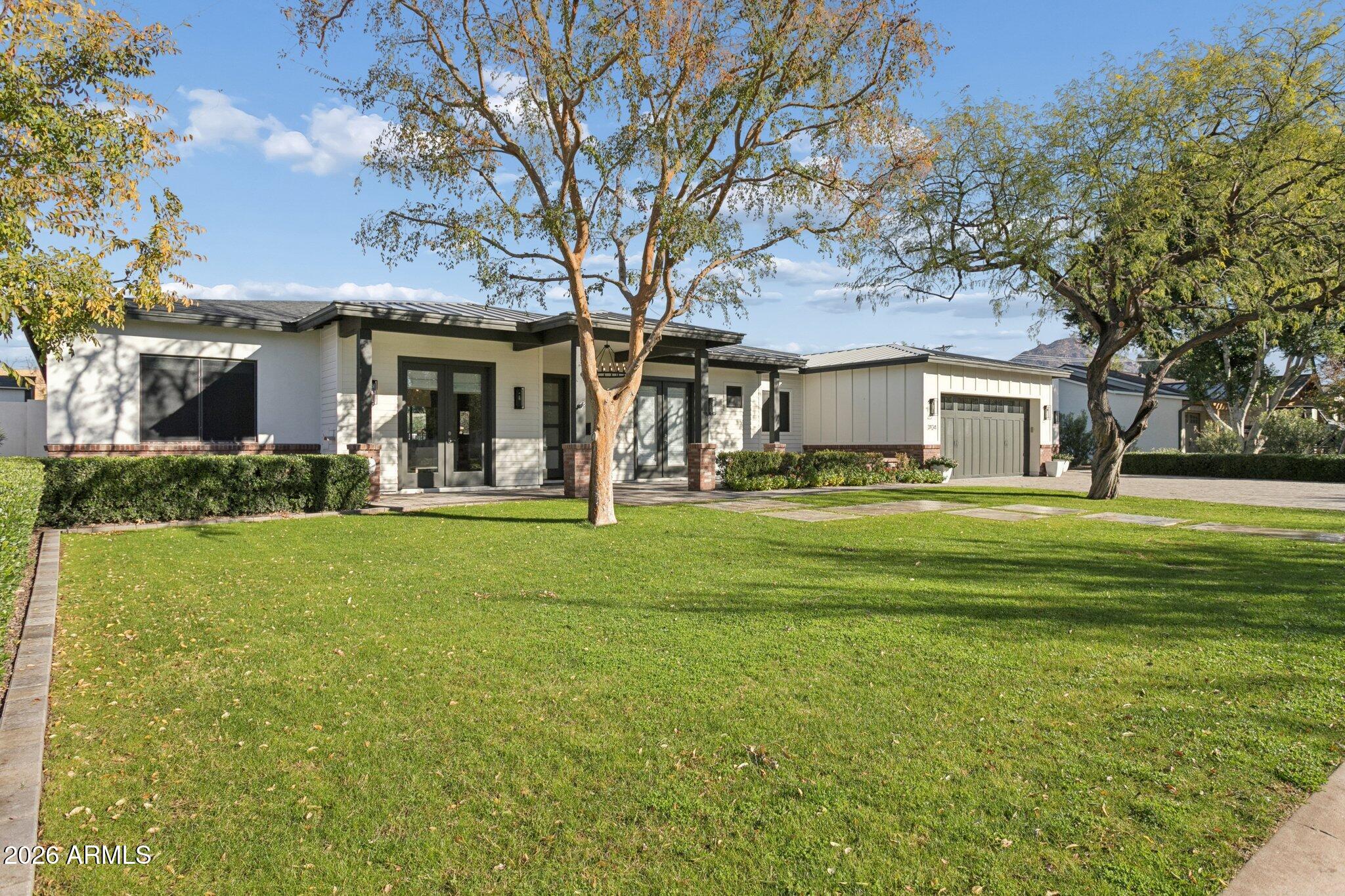 AMBASSADOR MANOR - Residential