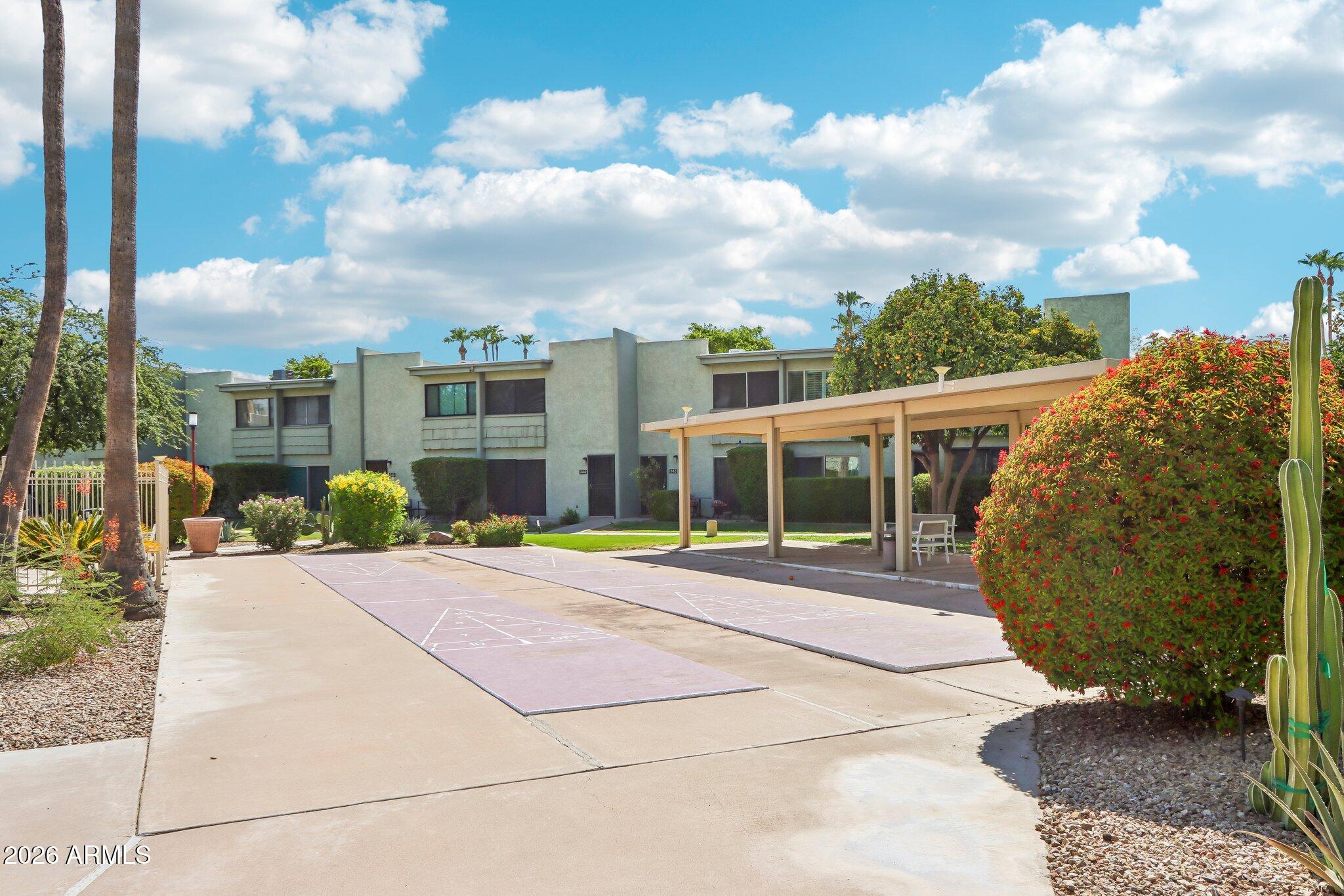 Camelback House - Residential