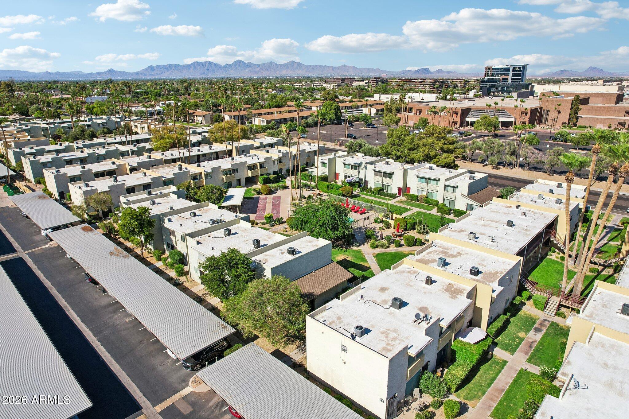 Camelback House - Residential