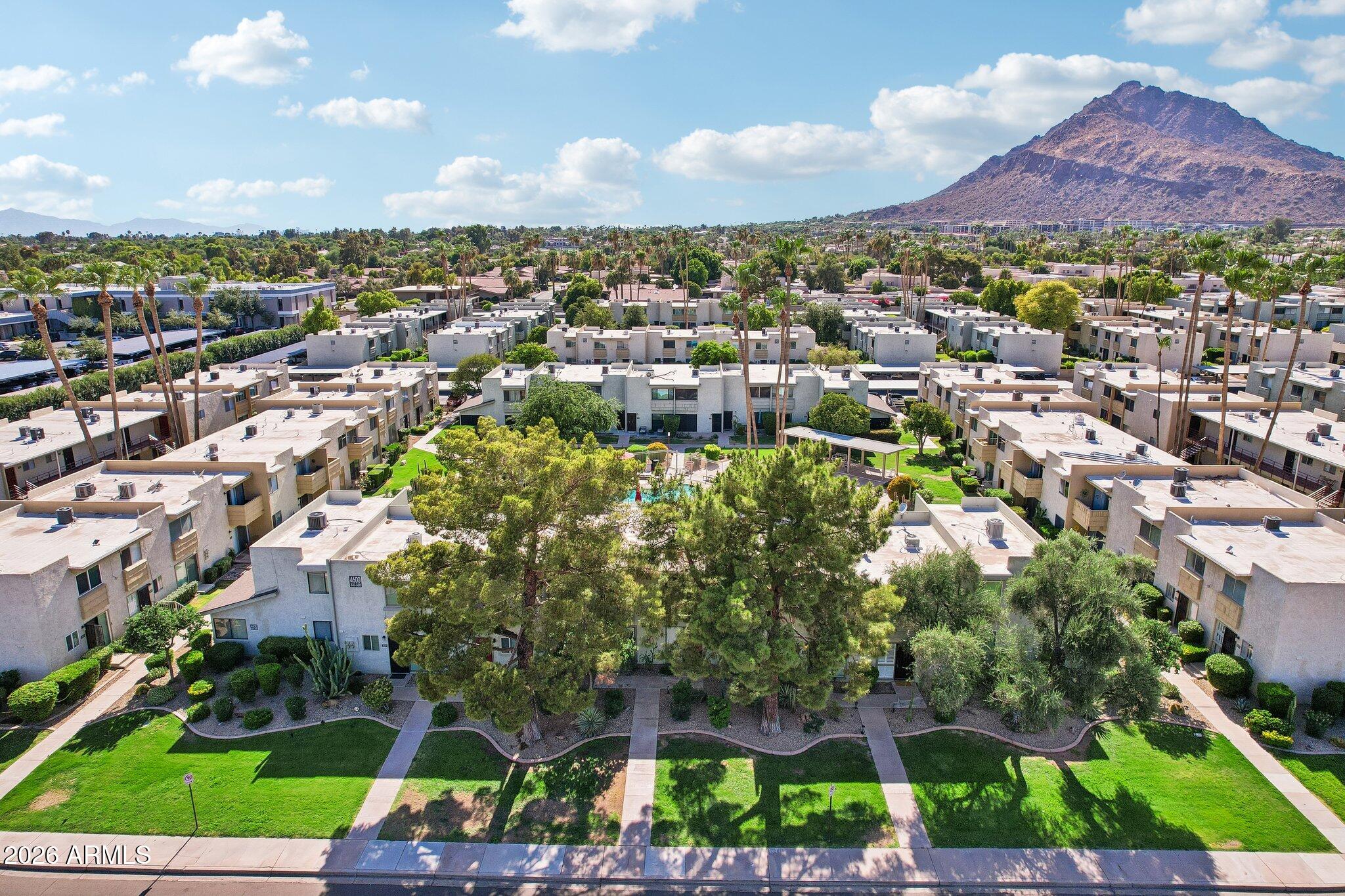 Camelback House - Residential