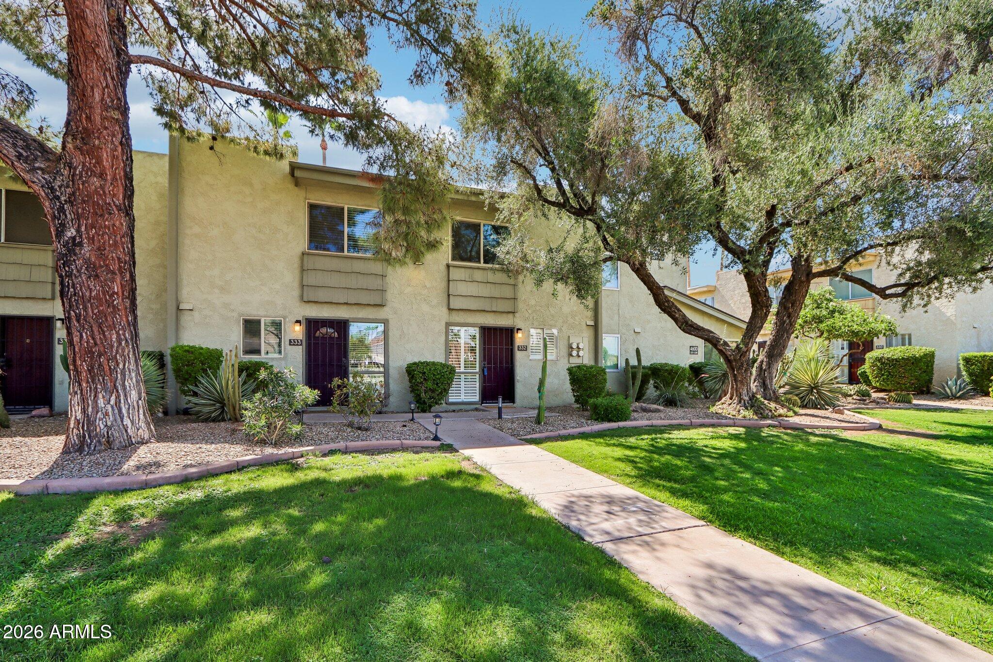 Camelback House - Residential