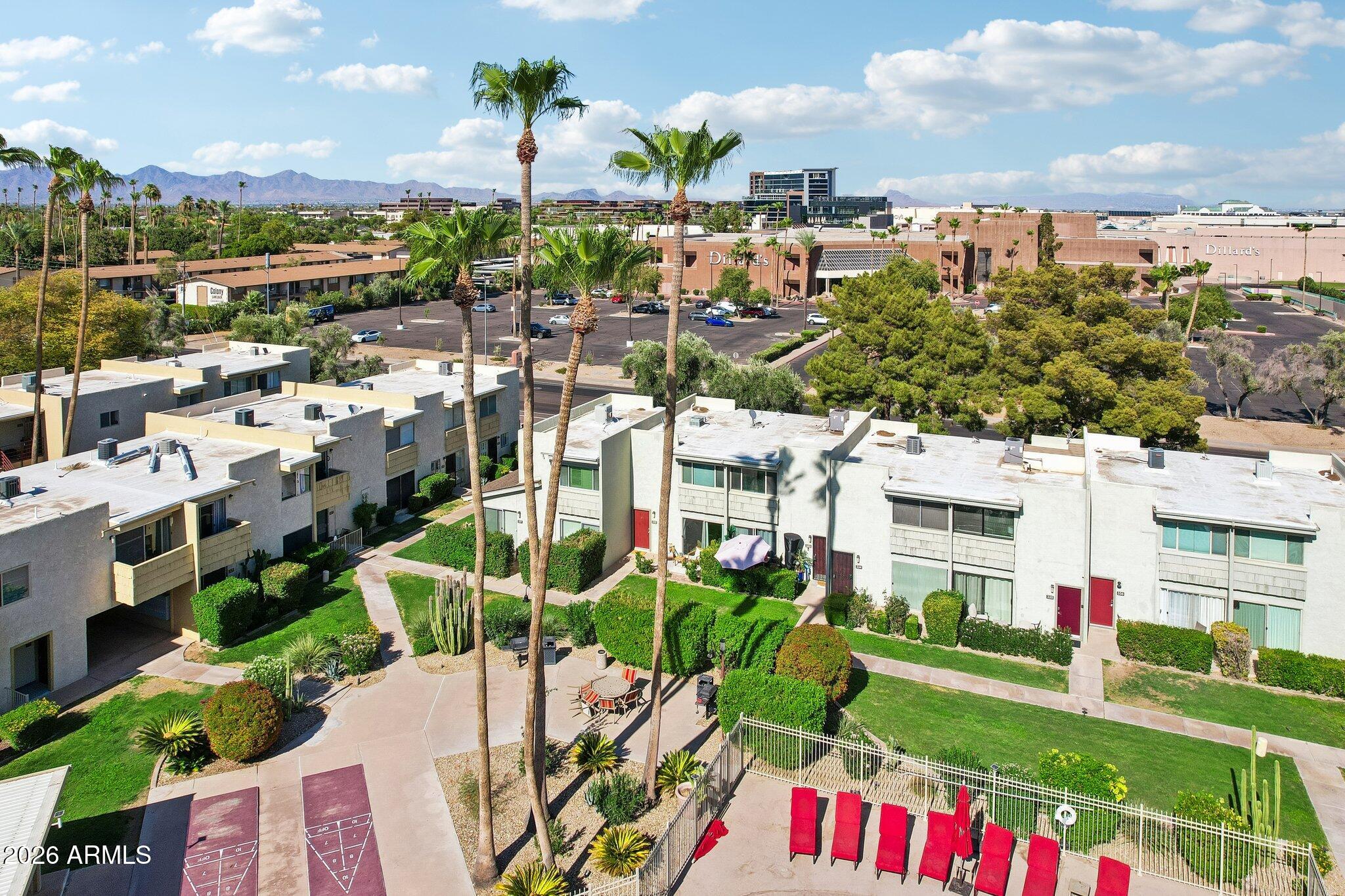 Camelback House - Residential