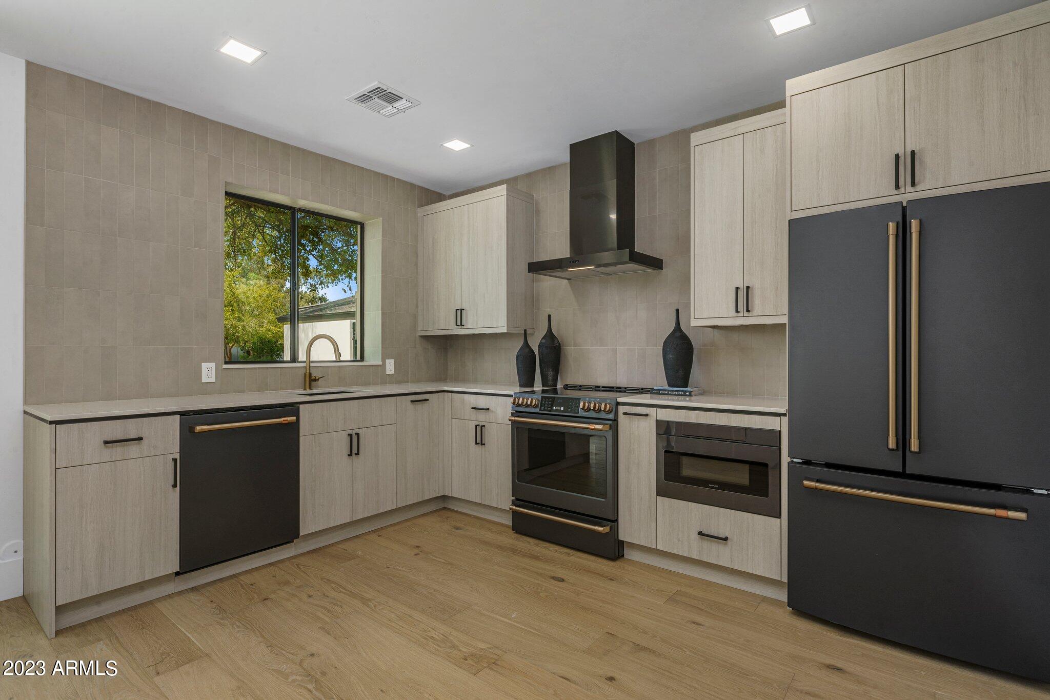 SCOTTSDALE COUNTRY CLUB ESTATES UNIT ONE - Residential