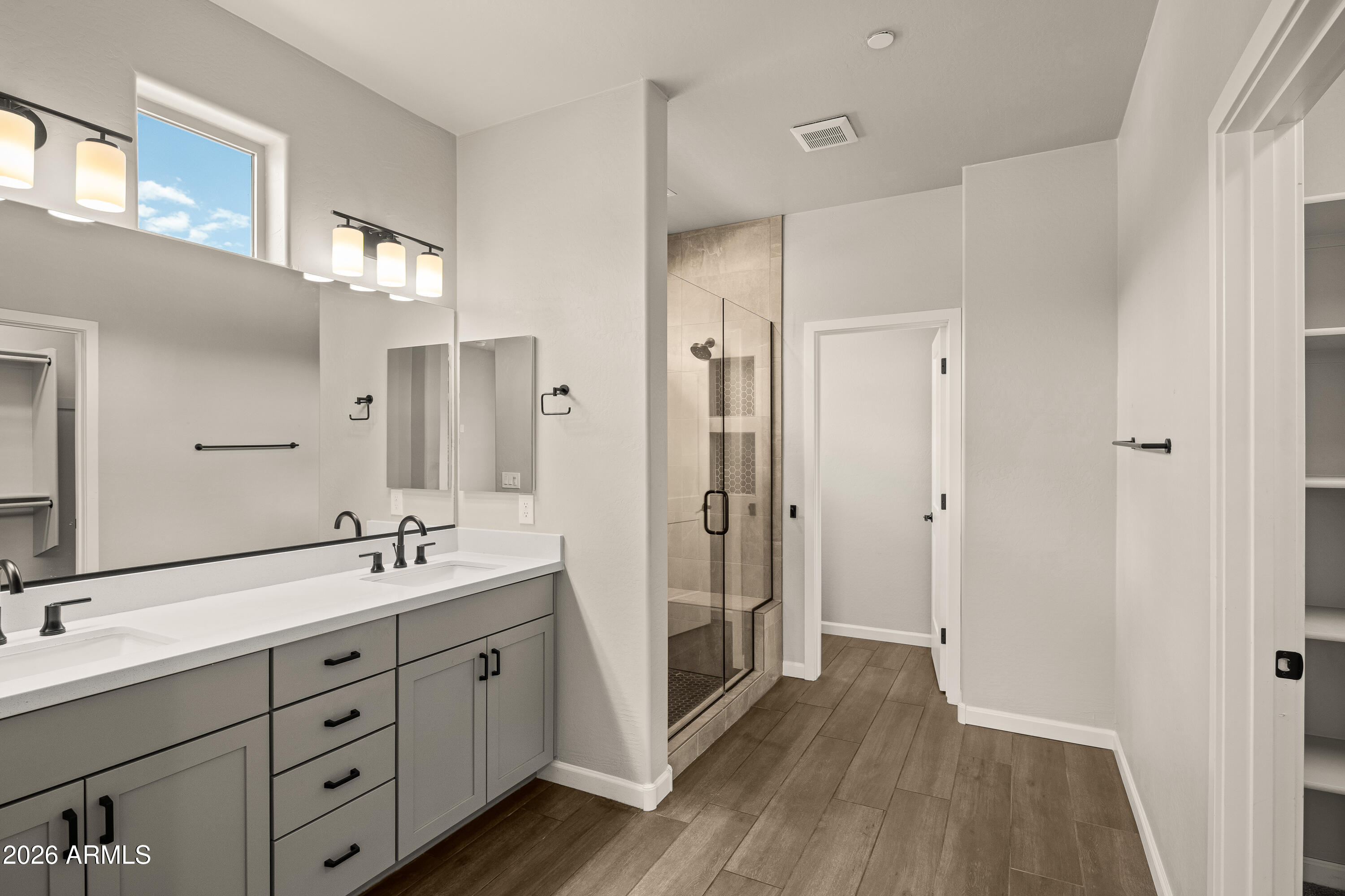 MOUNTAIN GATE - Residential