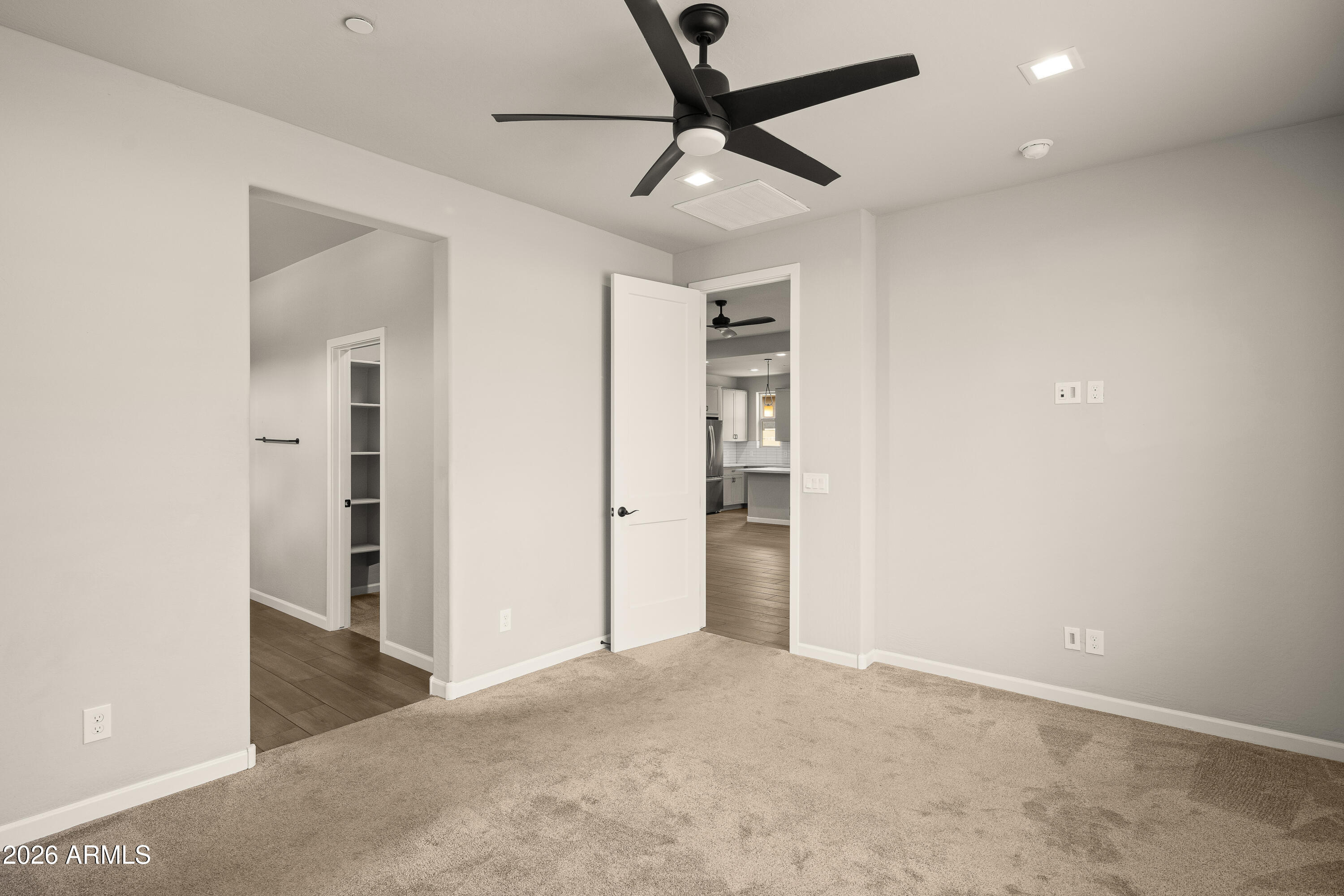 MOUNTAIN GATE - Residential