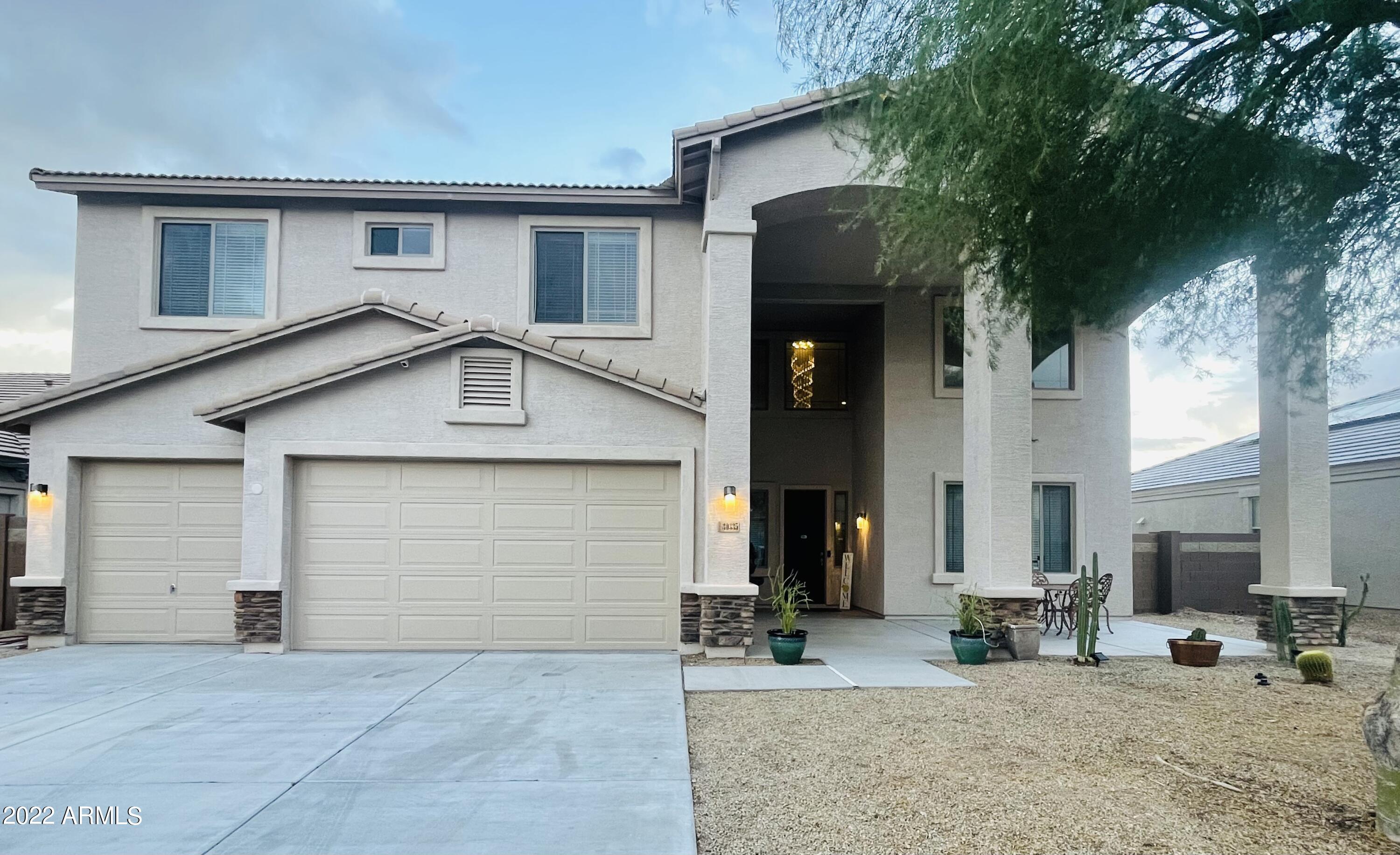 Stunning Home, lots of upgrades, bright, high ceilings, 3900+ sq ft home, beautiful kitchen, w/island, built in wine rack, large family room, formal living room/ dinning, loft/game room, custom fireplace in the master room and three car garage. A must see home so you can fall in love as I did!