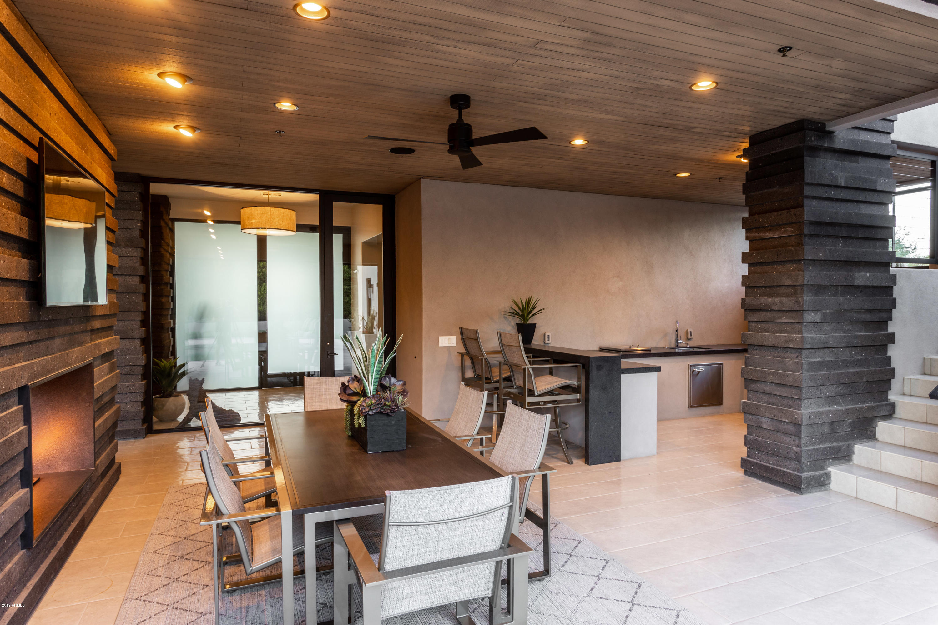 CAMELBACK RANCHOS - Residential