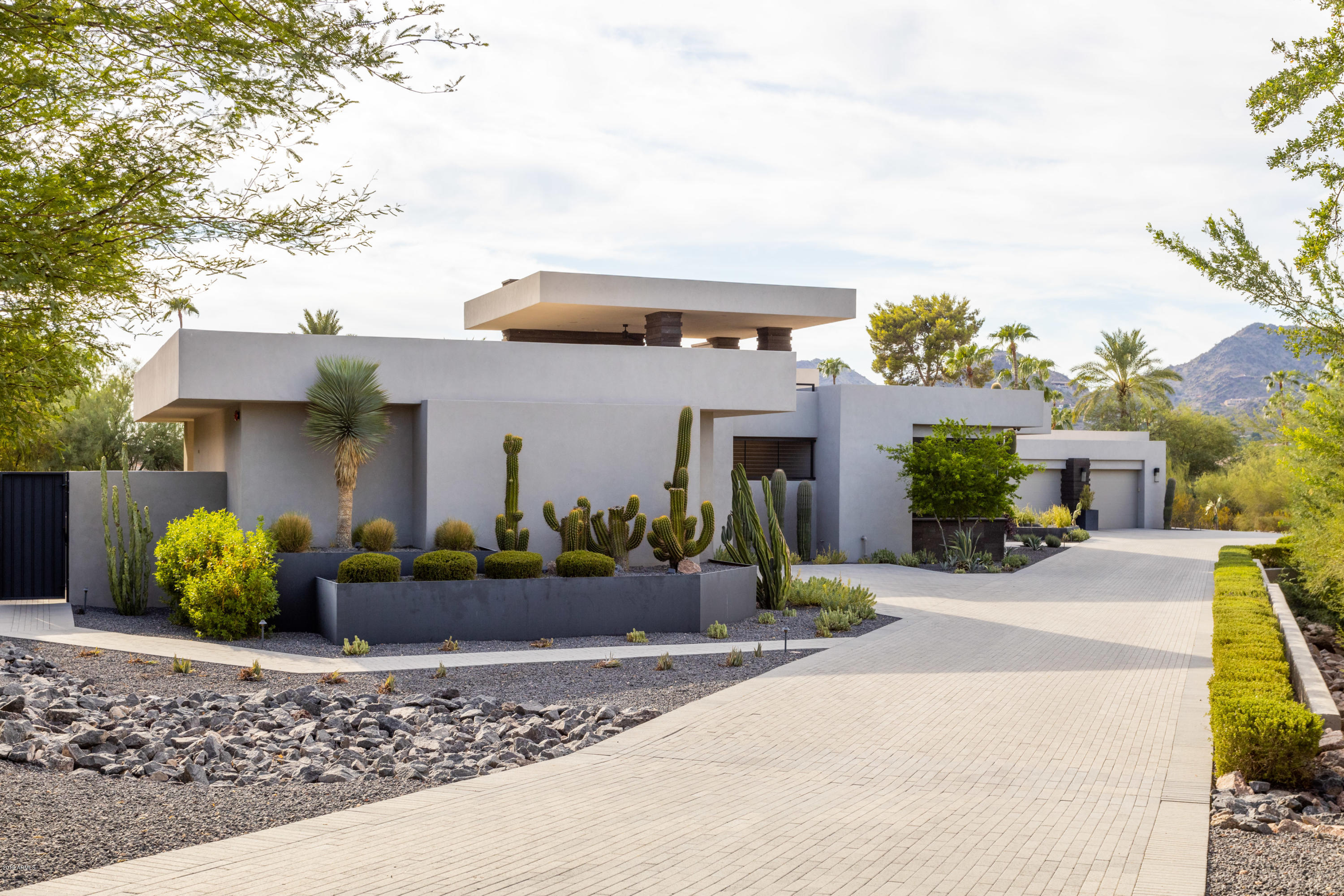 CAMELBACK RANCHOS - Residential
