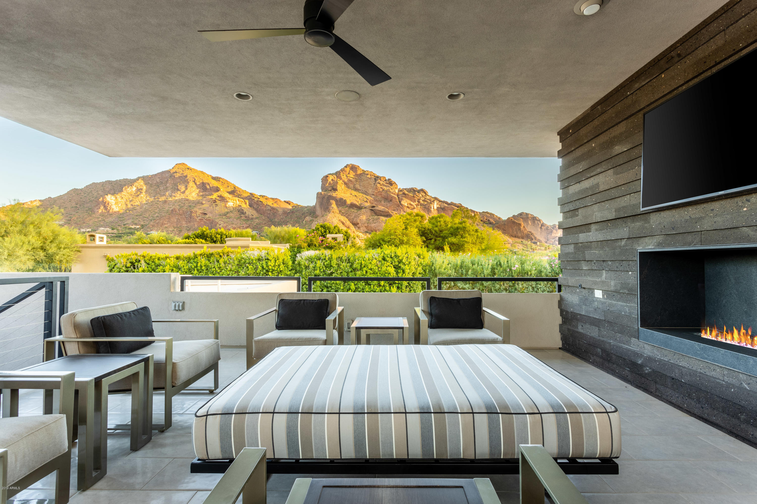CAMELBACK RANCHOS - Residential
