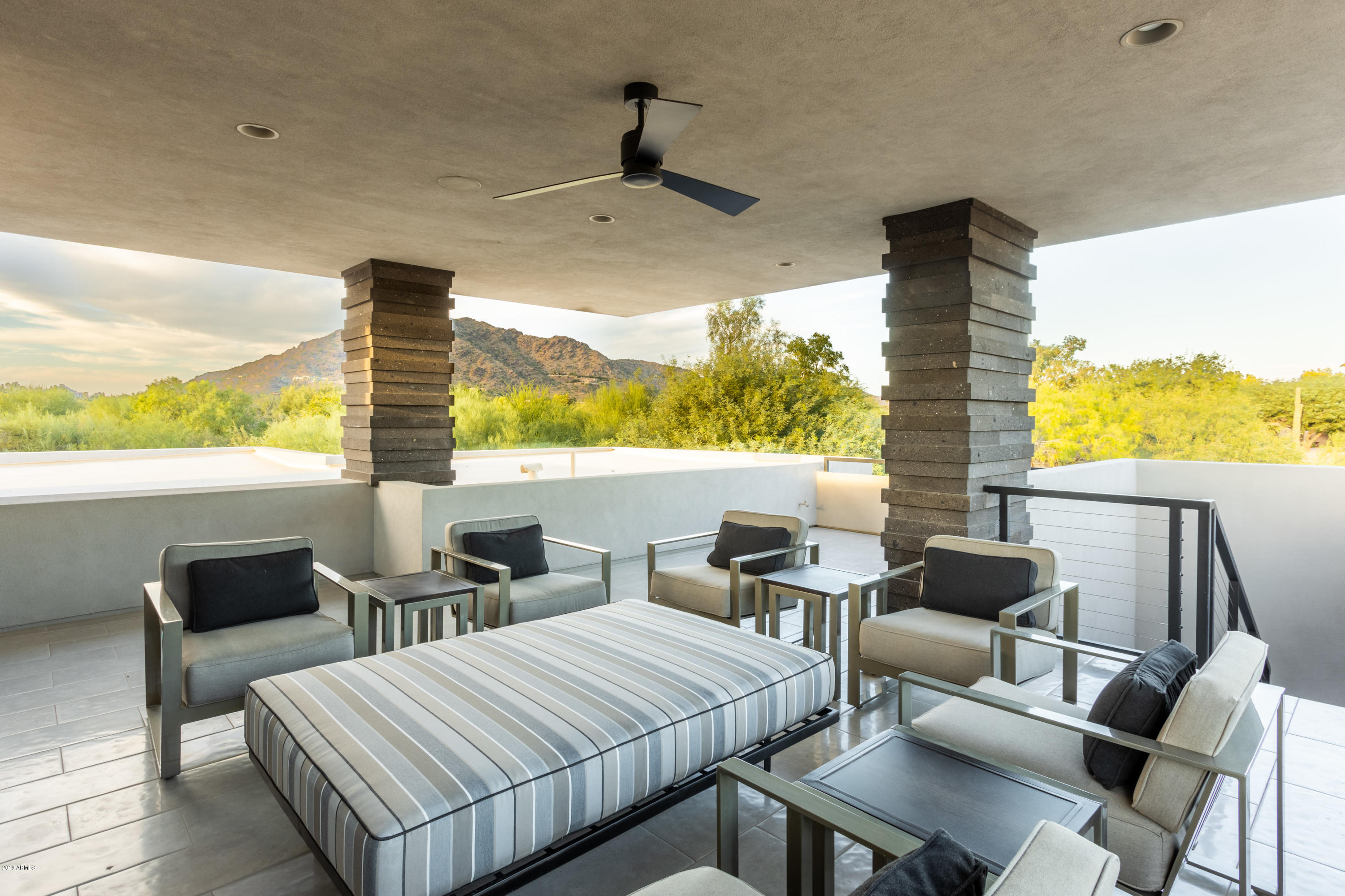 CAMELBACK RANCHOS - Residential