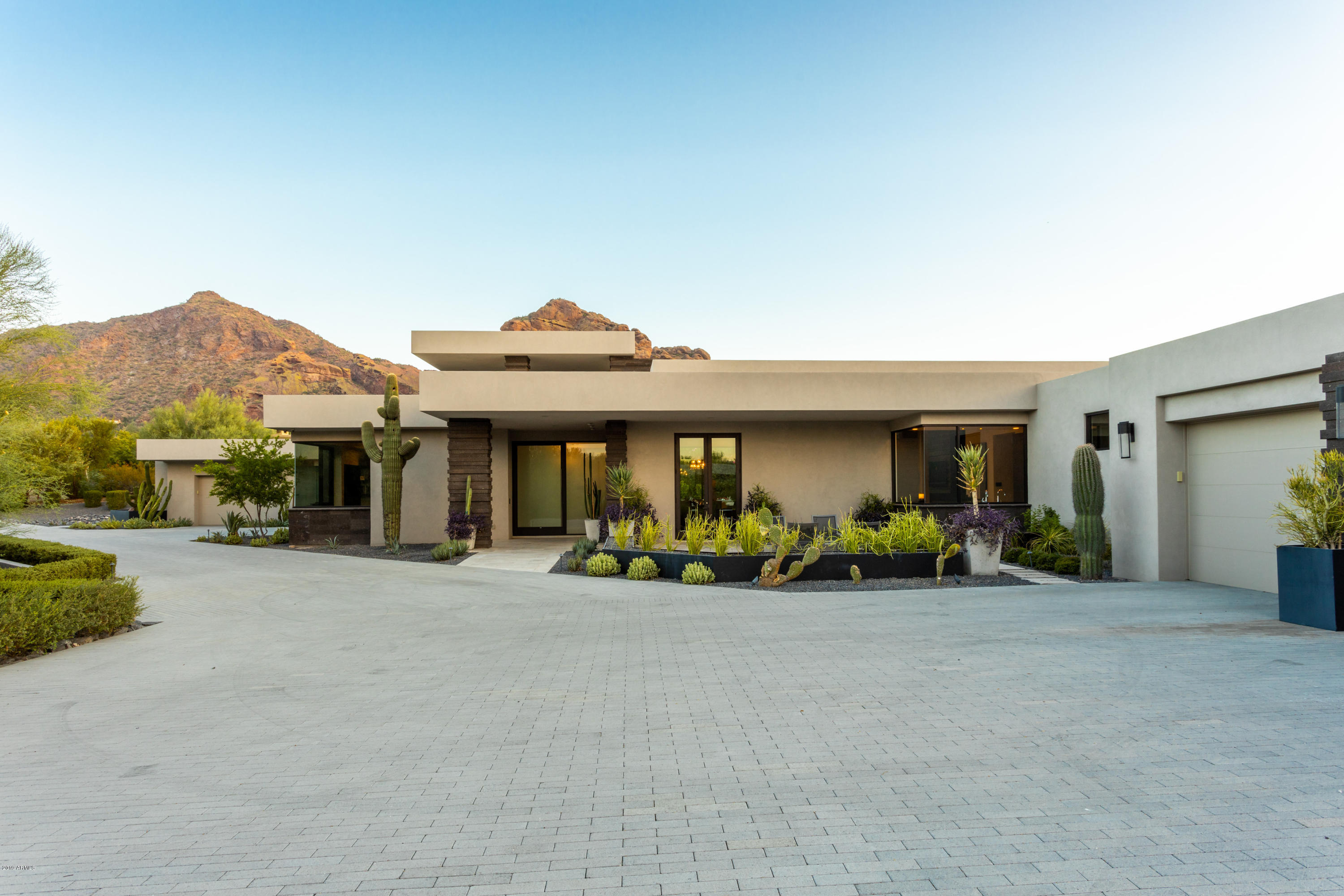 CAMELBACK RANCHOS - Residential