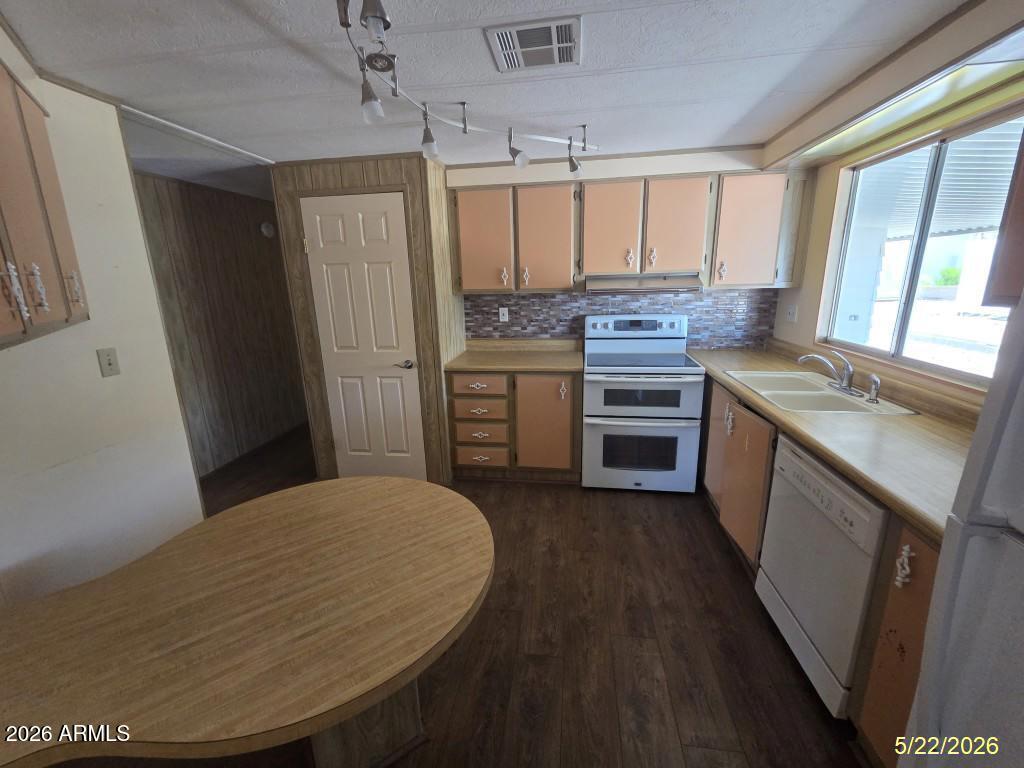 FLORENCE GARDENS UNIT A - Residential