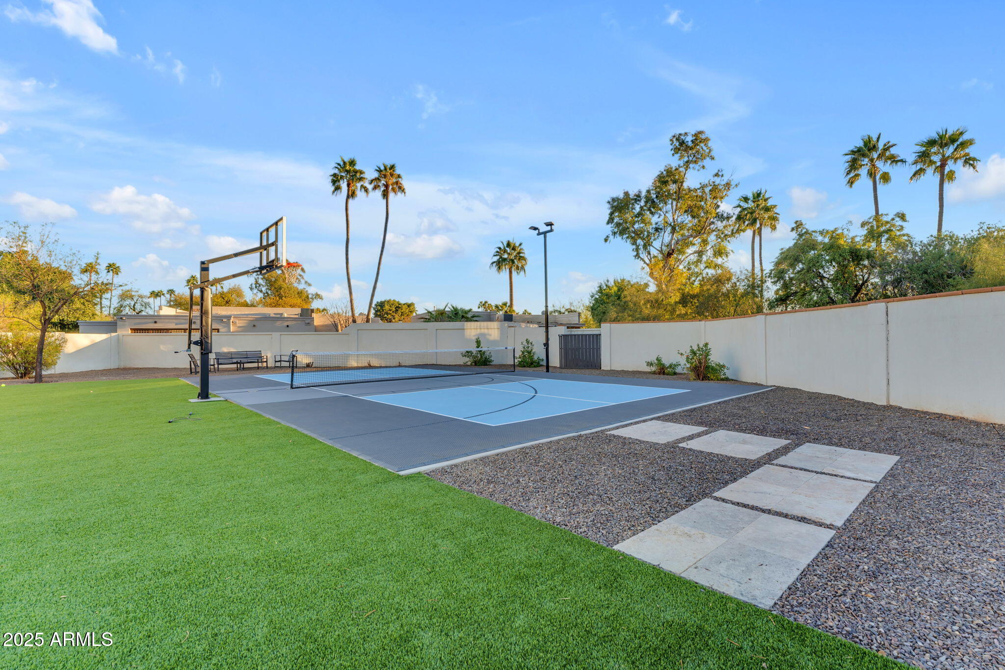 EQUESTRIAN MANOR - Residential