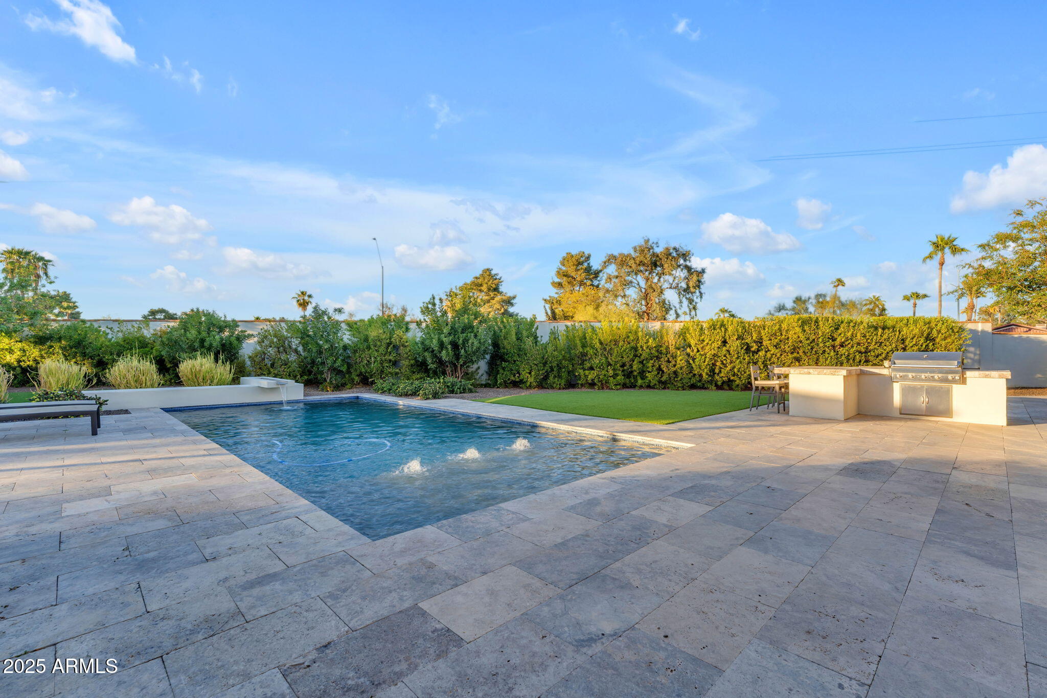 EQUESTRIAN MANOR - Residential
