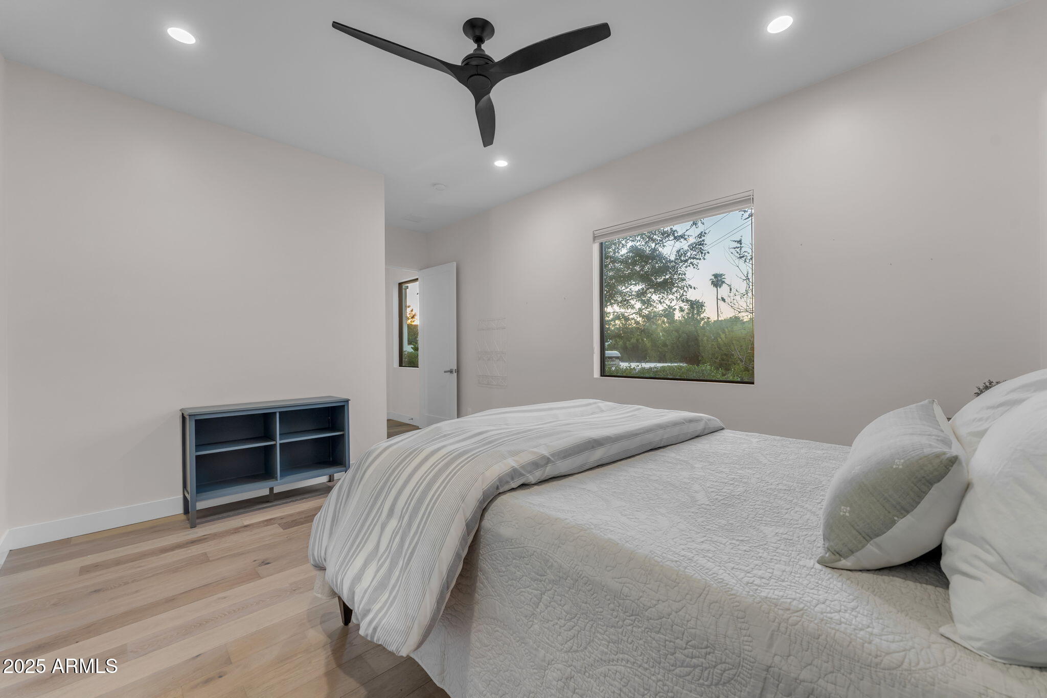 EQUESTRIAN MANOR - Residential