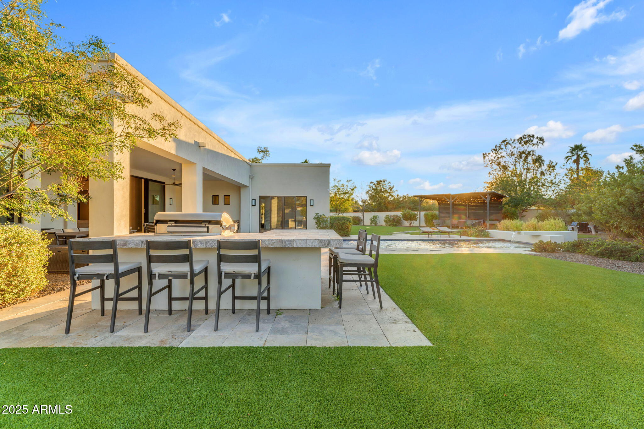 EQUESTRIAN MANOR - Residential