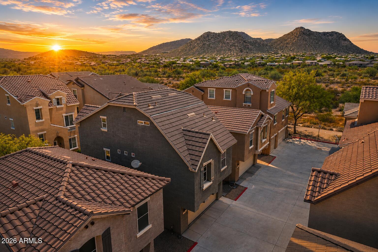 Move-in ready 3-level townhome in the desirable N. Phx area offering 1,615 sq ft of functional living space & a 2-car garage. This well-designed floor plan provides separation & flexibility, ideal for modern living.
The second level features the main living area with a bright, open-concept layout, including a spacious kitchen with stainless steel appliances, ample cabinetry, and seamless flow into the dining and living spaces. Two secondary bedrooms are also located on this level, perfect for guests, office space, or family living.
The entire third floor is dedicated to the private primary suite, creating a true retreat with newly installed carpet and added privacy away from the main living areas. Hardwood flooring throughout the main living spaces adds warmth and and durability. while the overall condition makes this home truly move-in ready.
Conveniently located with quick access to I-17 , this property is close to shopping, dining, and major employment hubs including Honeywell, American Express, TSMC,PetSmart HQ, Discover Financial, and HonorHealth. Ideal for both owner-occupants and investors looking for a low-maintenance property in a high-demand area.