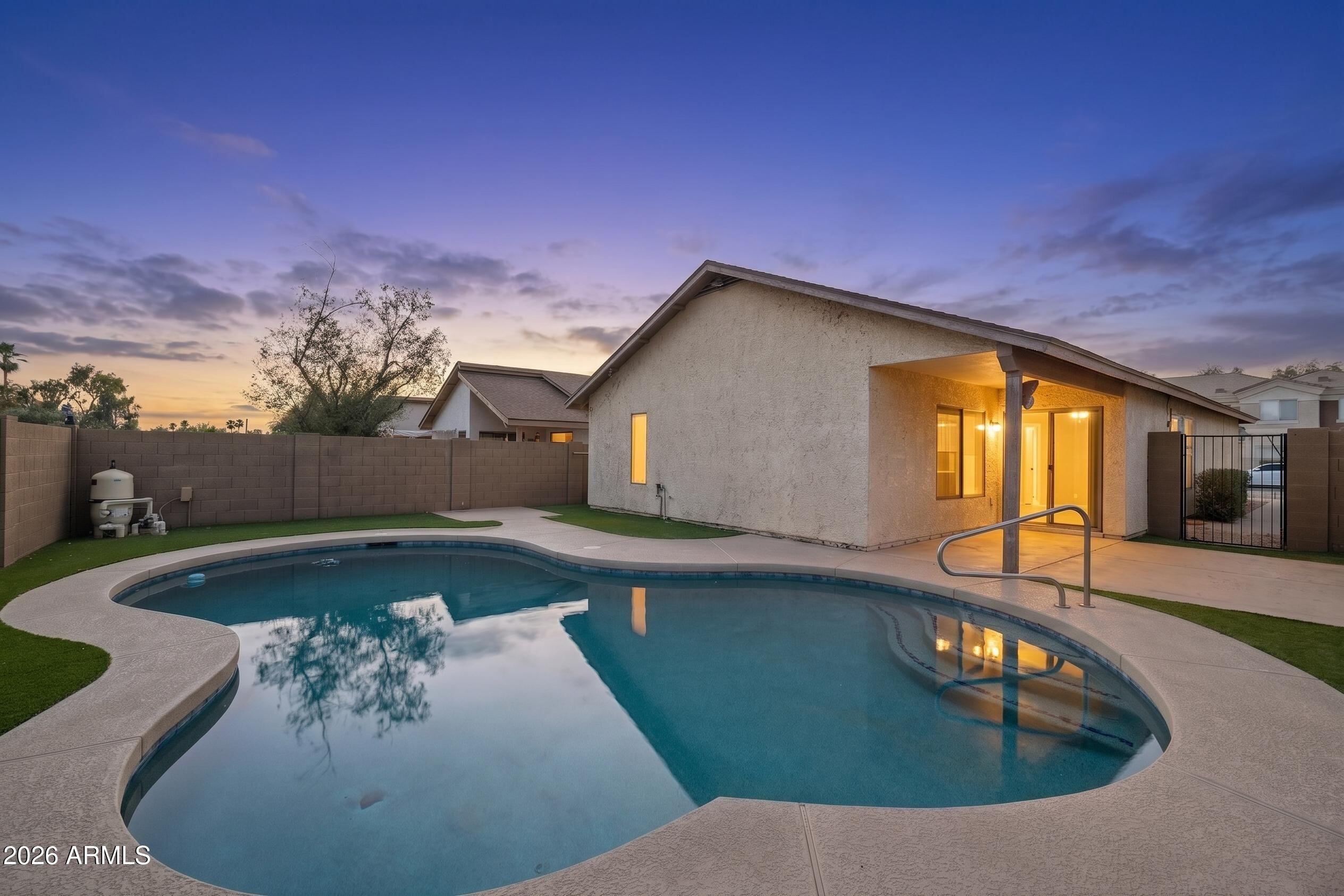 OVERLAND HILLS 3 LOT 485-668 TR A-D - Residential