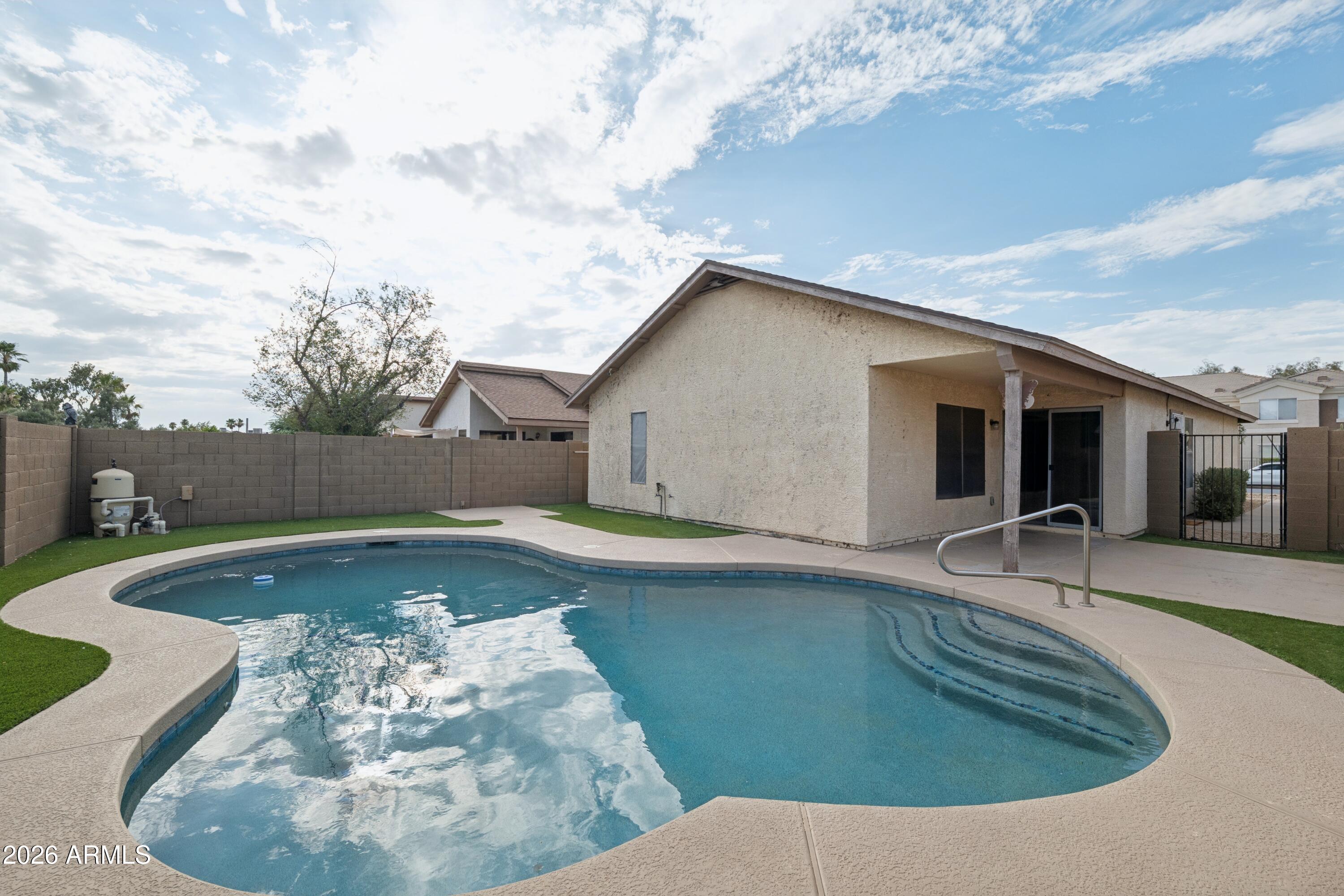 OVERLAND HILLS 3 LOT 485-668 TR A-D - Residential