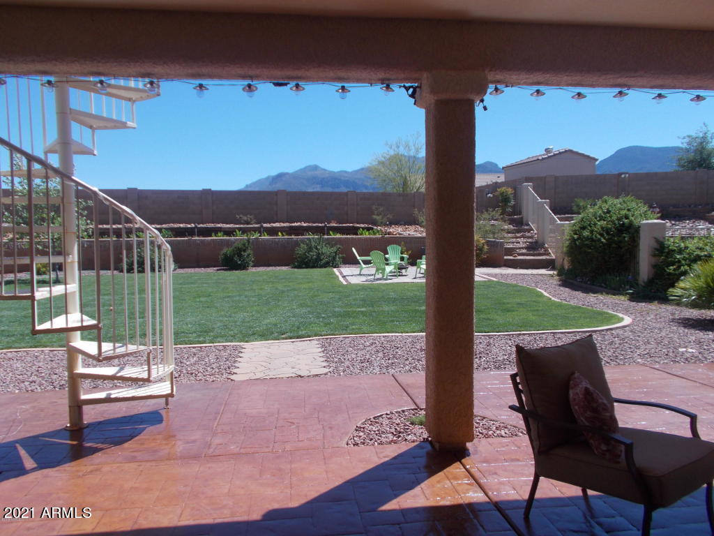 CANYON DE FLORES PHASE 2E - Residential Lease