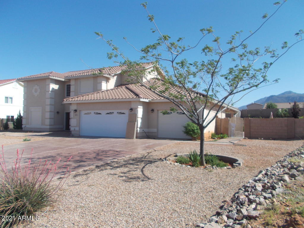 CANYON DE FLORES PHASE 2E - Residential Lease