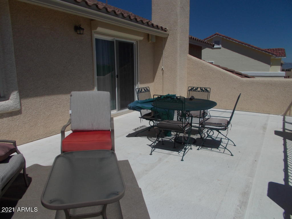 CANYON DE FLORES PHASE 2E - Residential Lease