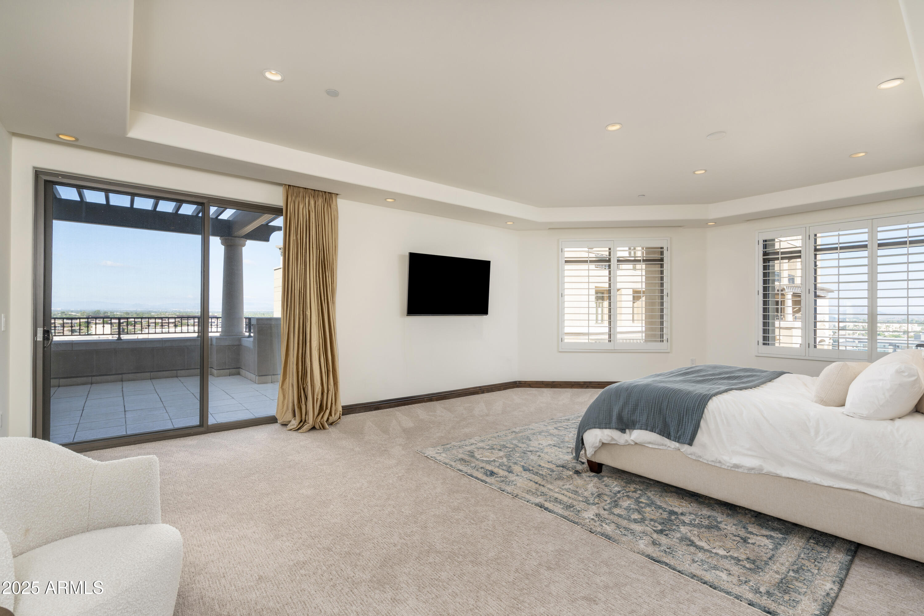 SCOTTSDALE WATERFRONT RESIDENCES CONDOMINIUM - Residential