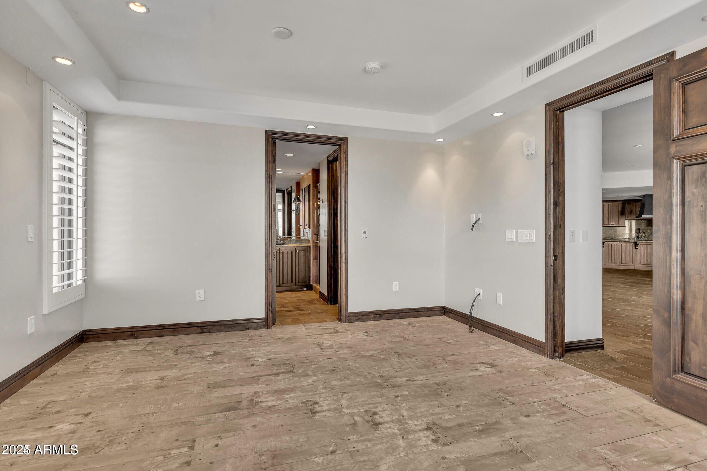 SCOTTSDALE WATERFRONT RESIDENCES CONDOMINIUM - Residential
