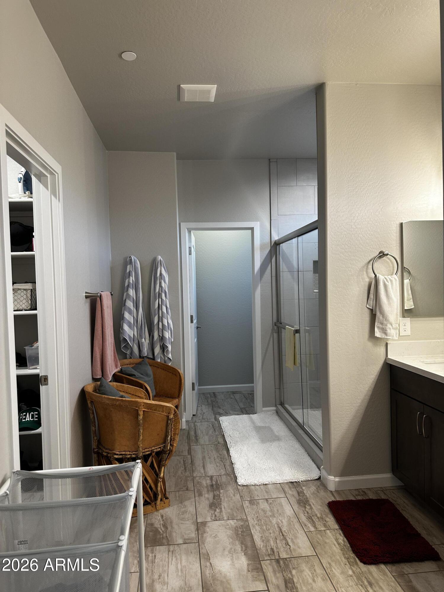 MOUNTAIN GATE - Residential