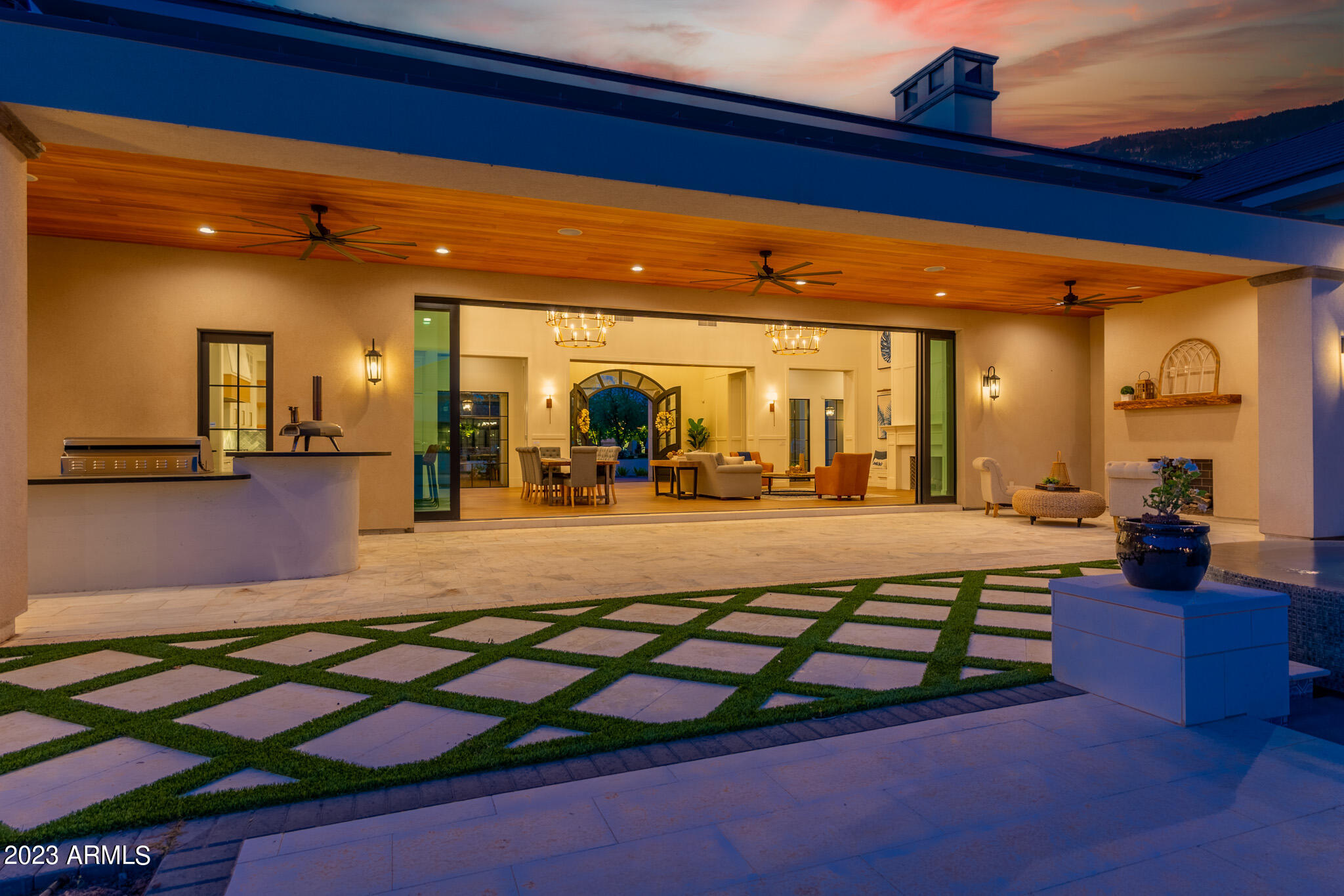 PECAN LIGHTS - Residential