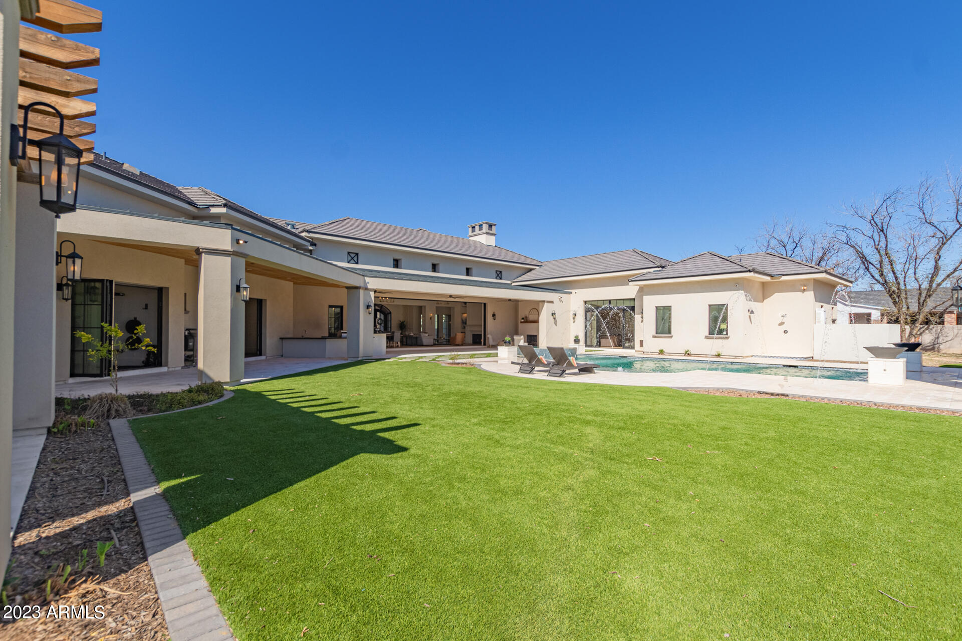 PECAN LIGHTS - Residential