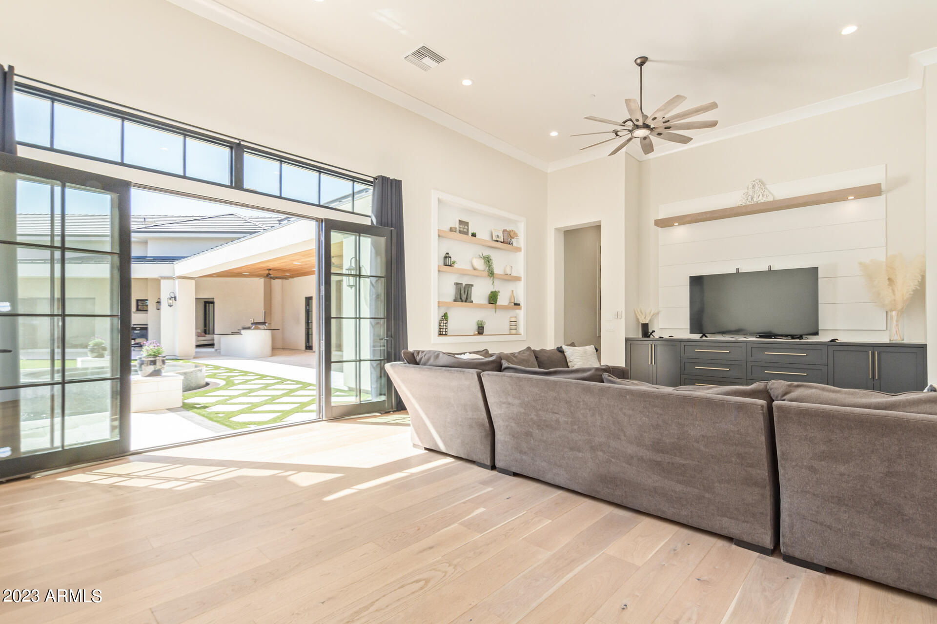 PECAN LIGHTS - Residential
