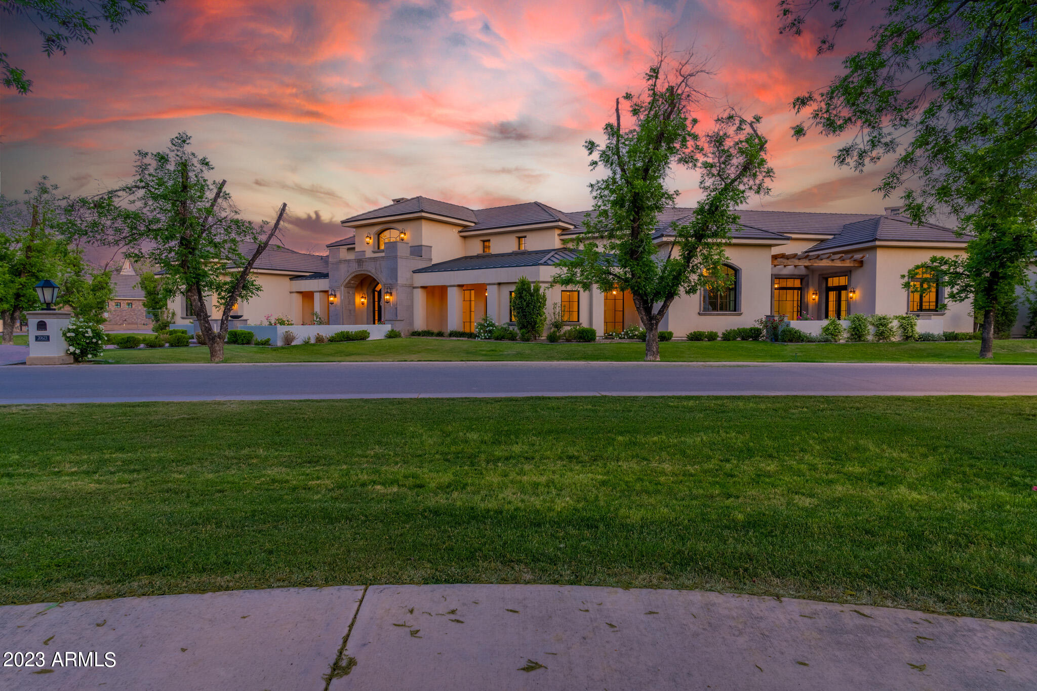 PECAN LIGHTS - Residential