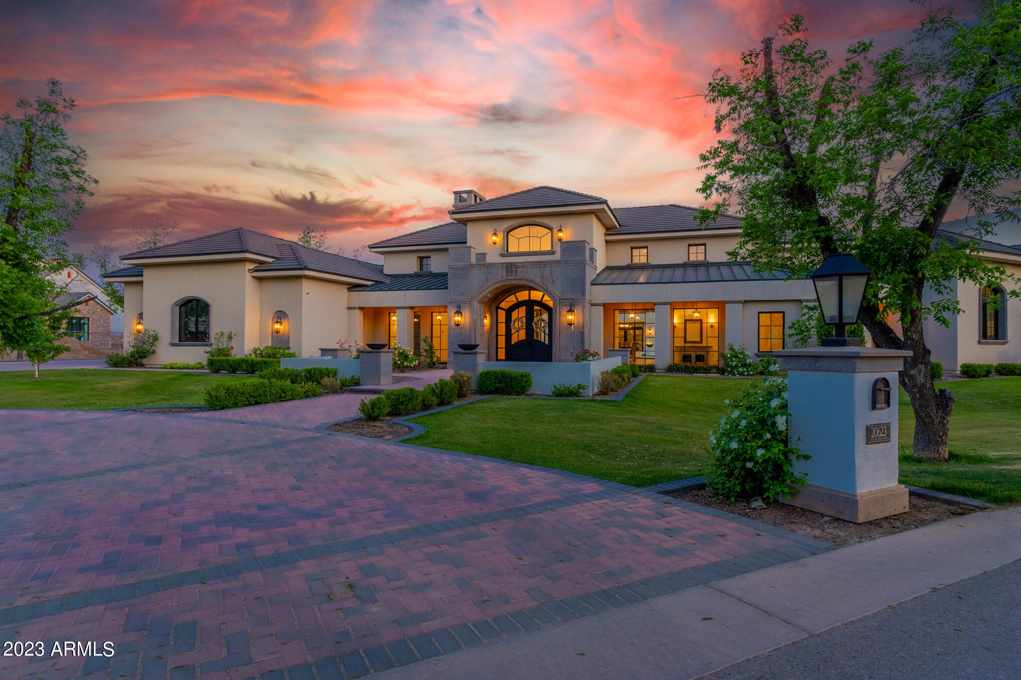 PECAN LIGHTS - Residential
