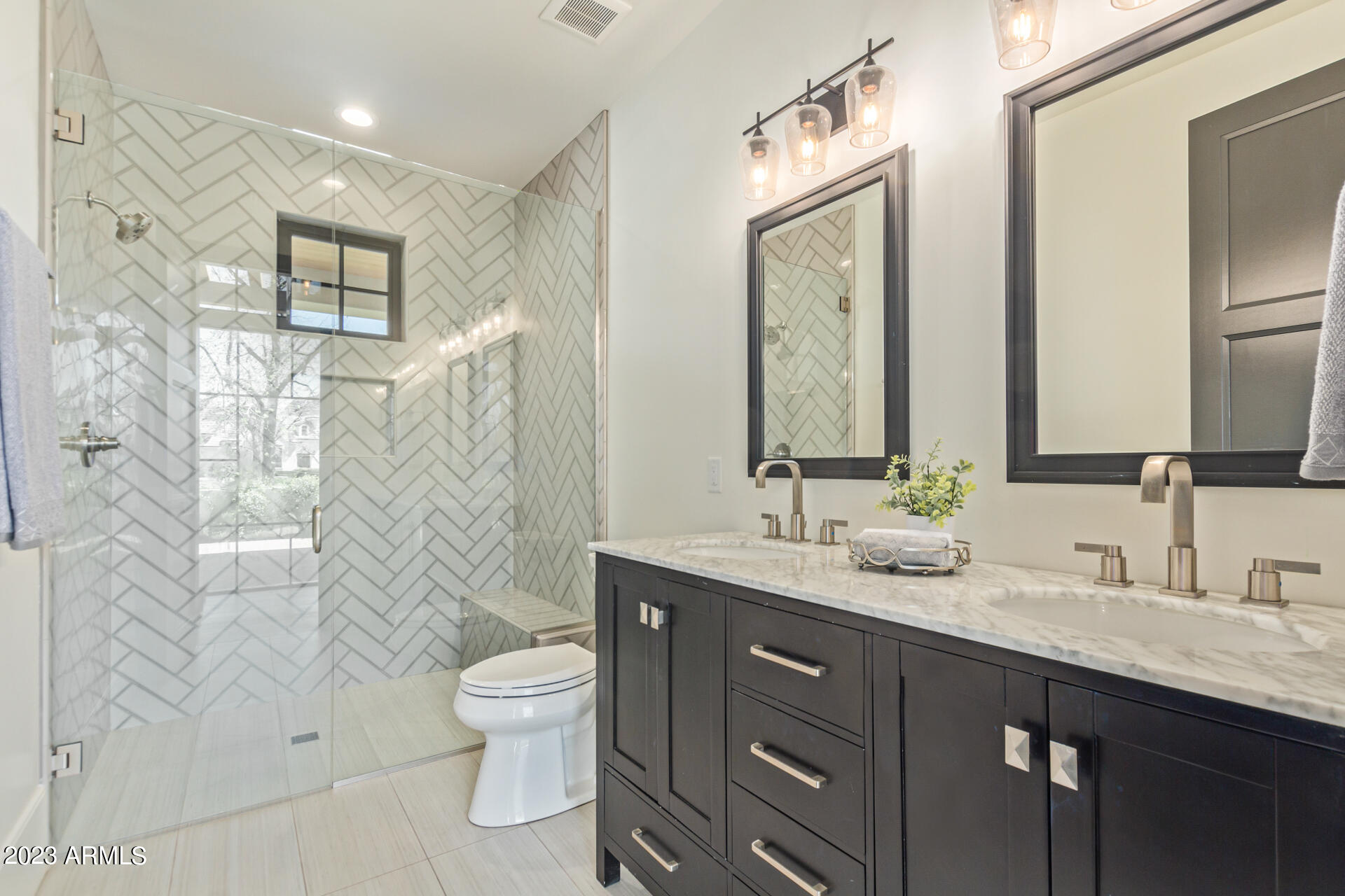 PECAN LIGHTS - Residential