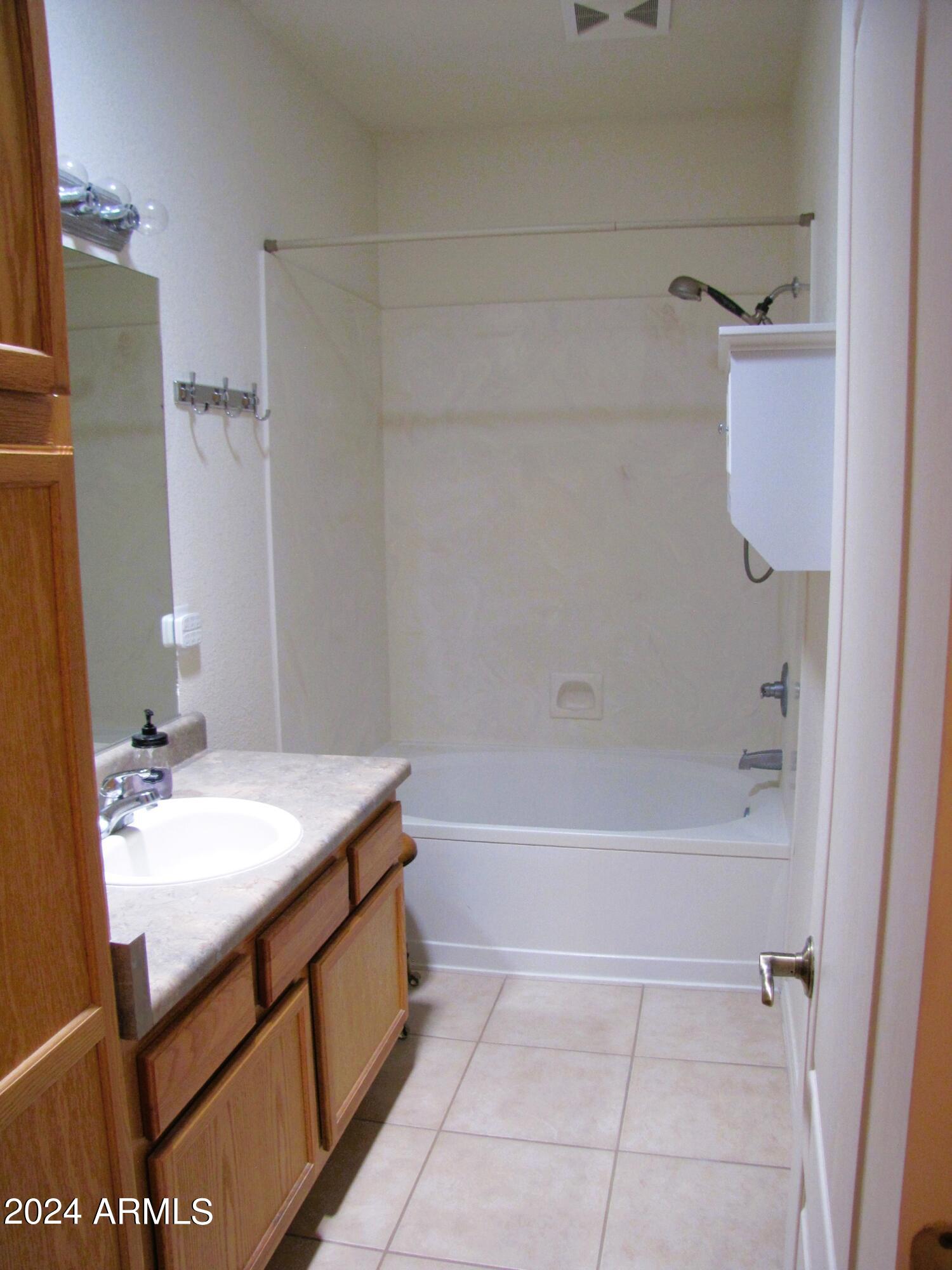 ESCONDIDO PHASE 3 - Residential Lease