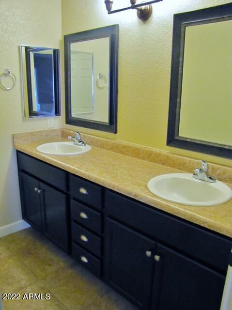 REFLECTIONS AT VALIENTE - Residential Lease