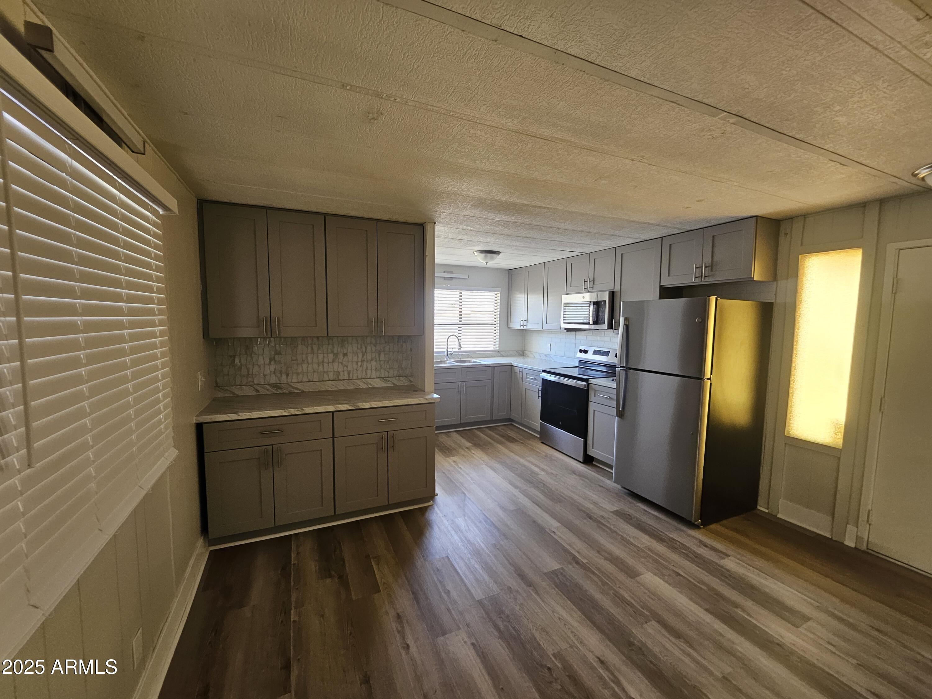 COTTONWOOD GARDENS - Residential Lease
