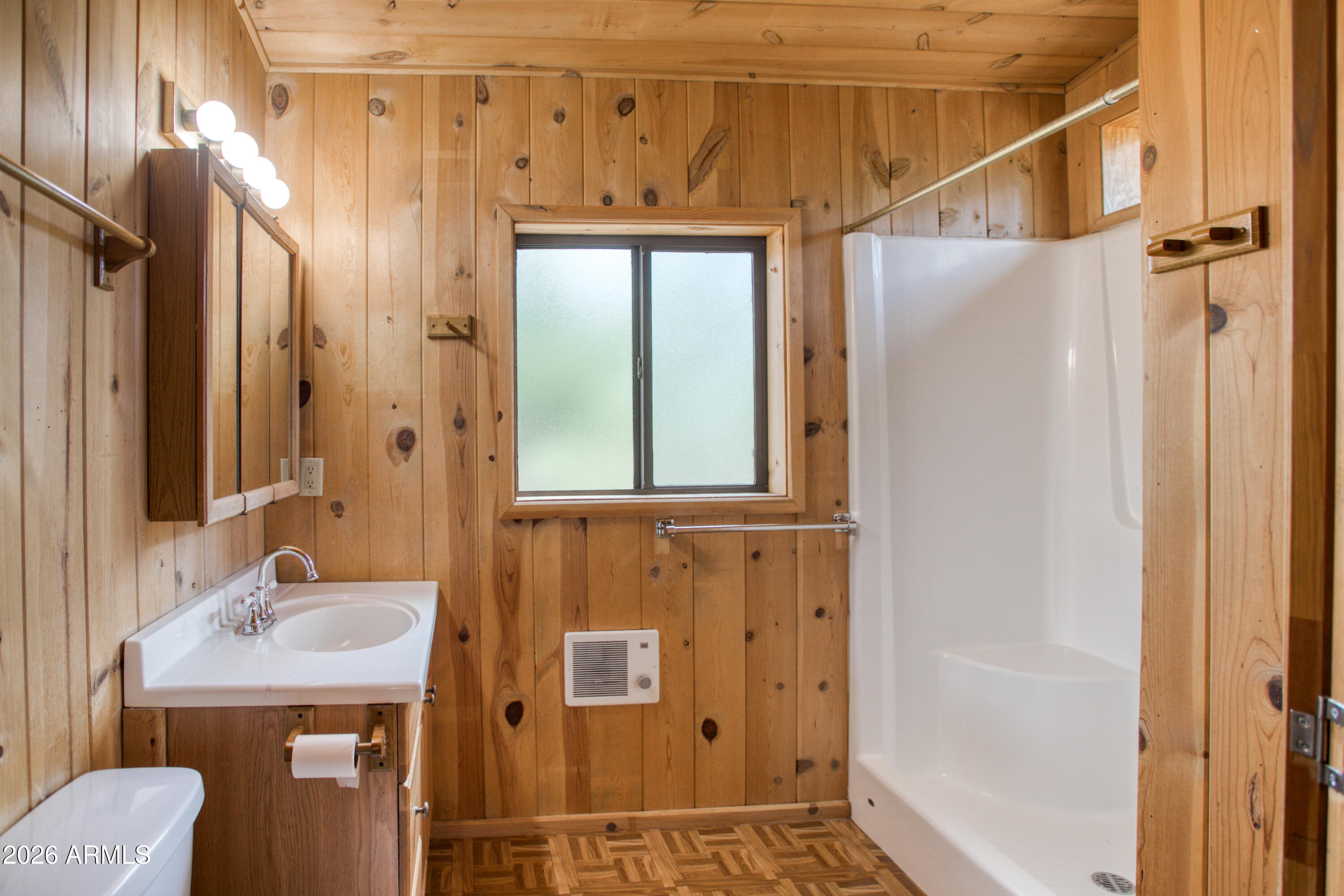 LAKESIDE SUMMER HOMES - Residential