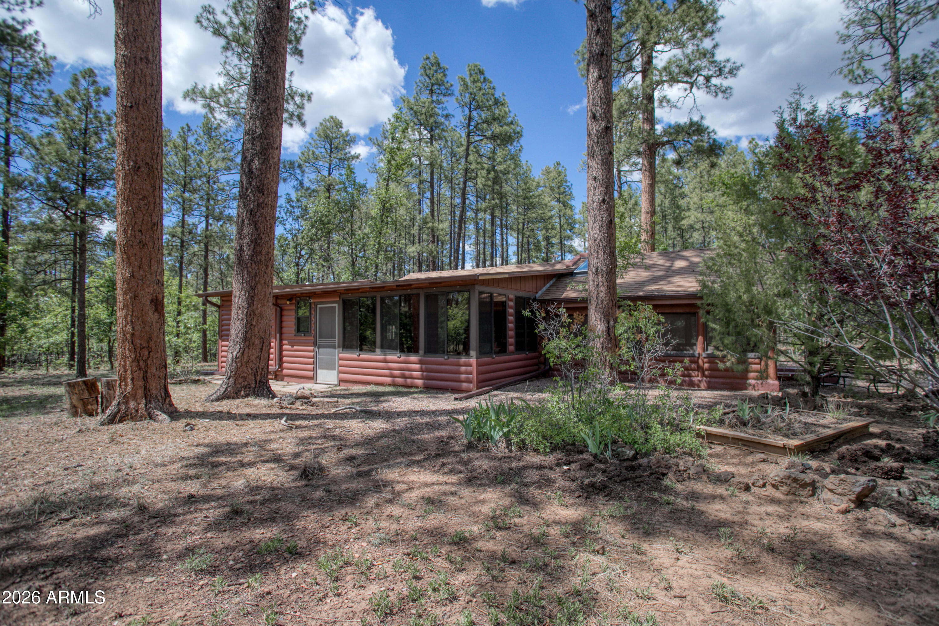 LAKESIDE SUMMER HOMES - Residential