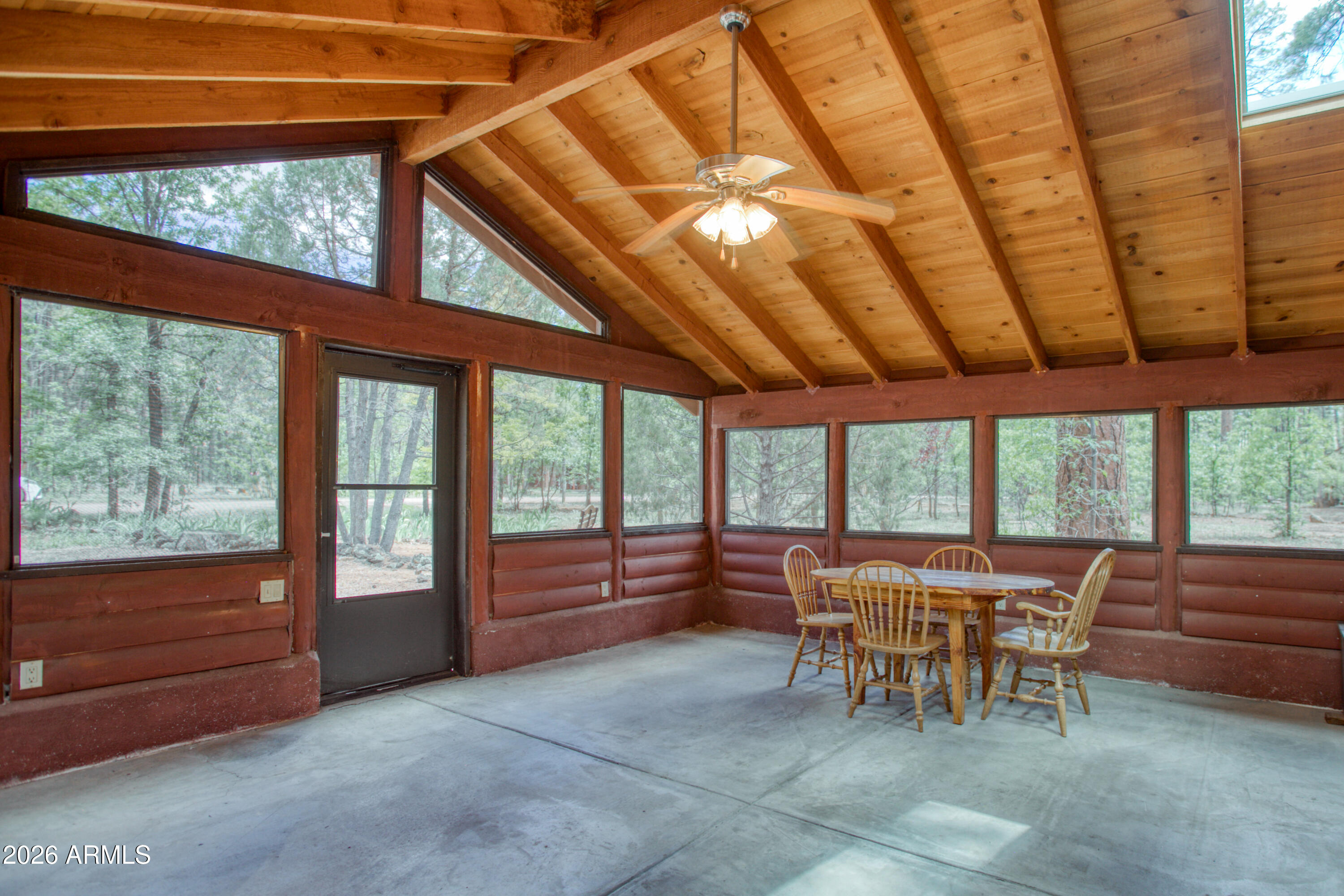 LAKESIDE SUMMER HOMES - Residential