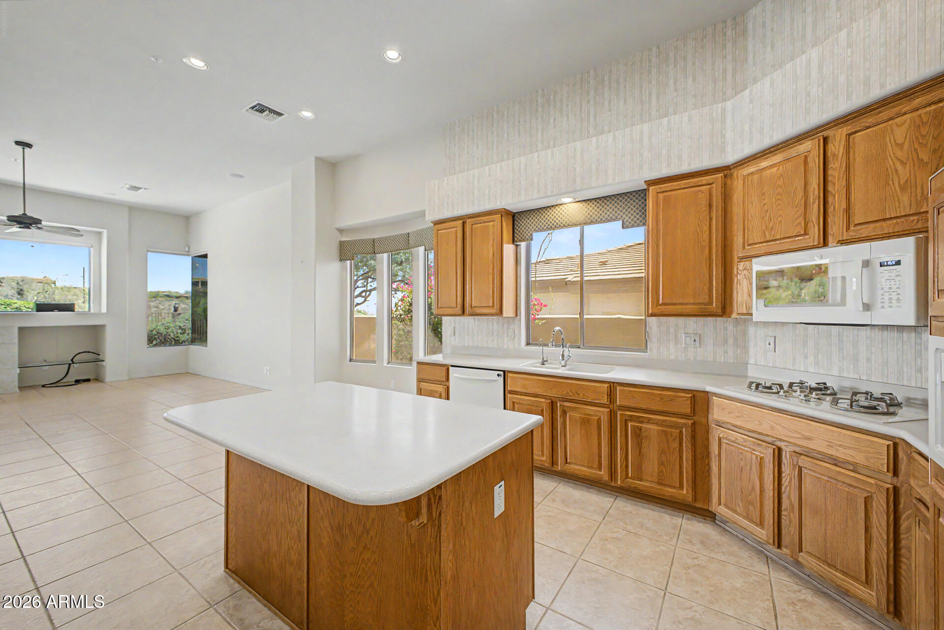 SUNRIDGE CANYON - Residential