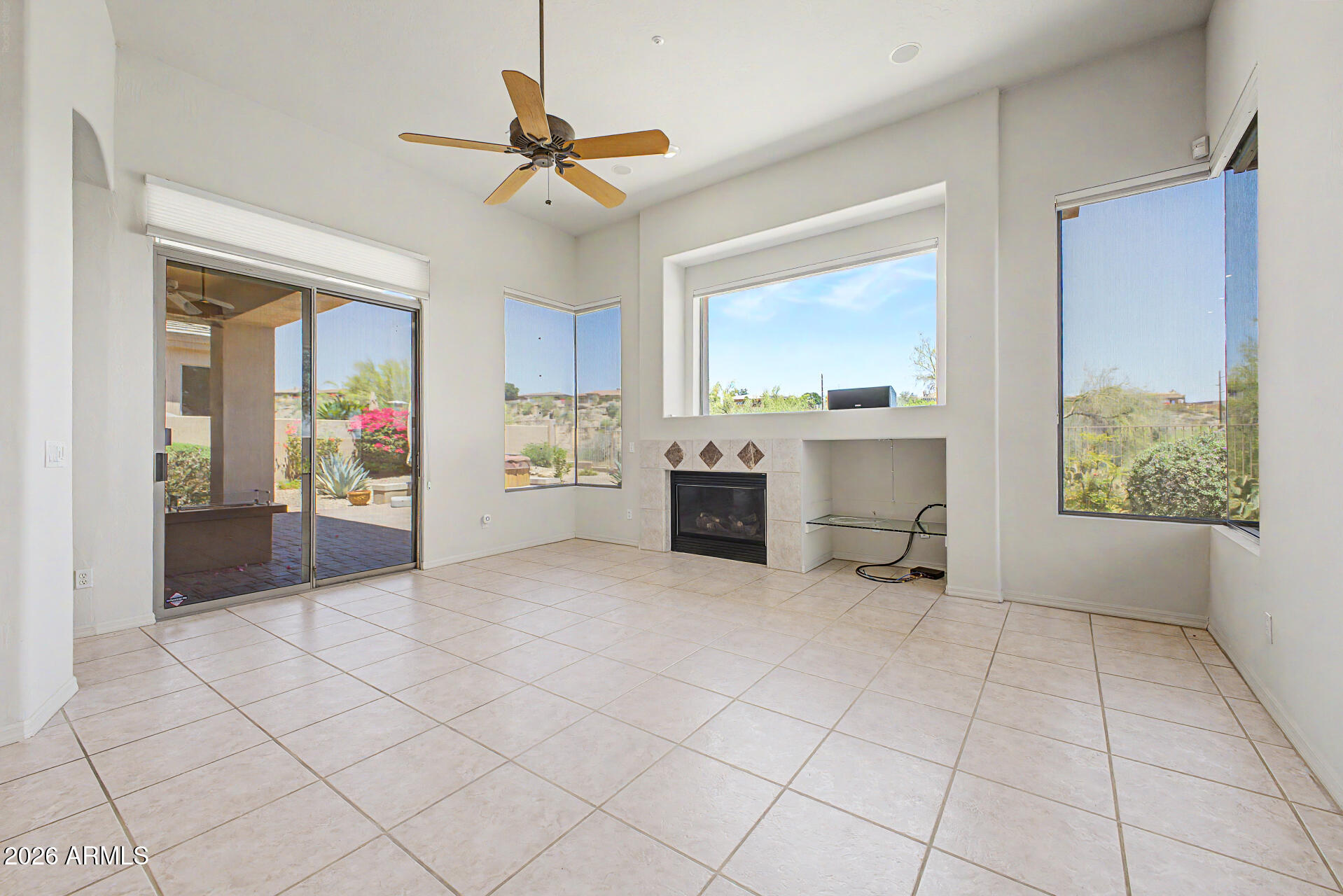 SUNRIDGE CANYON - Residential