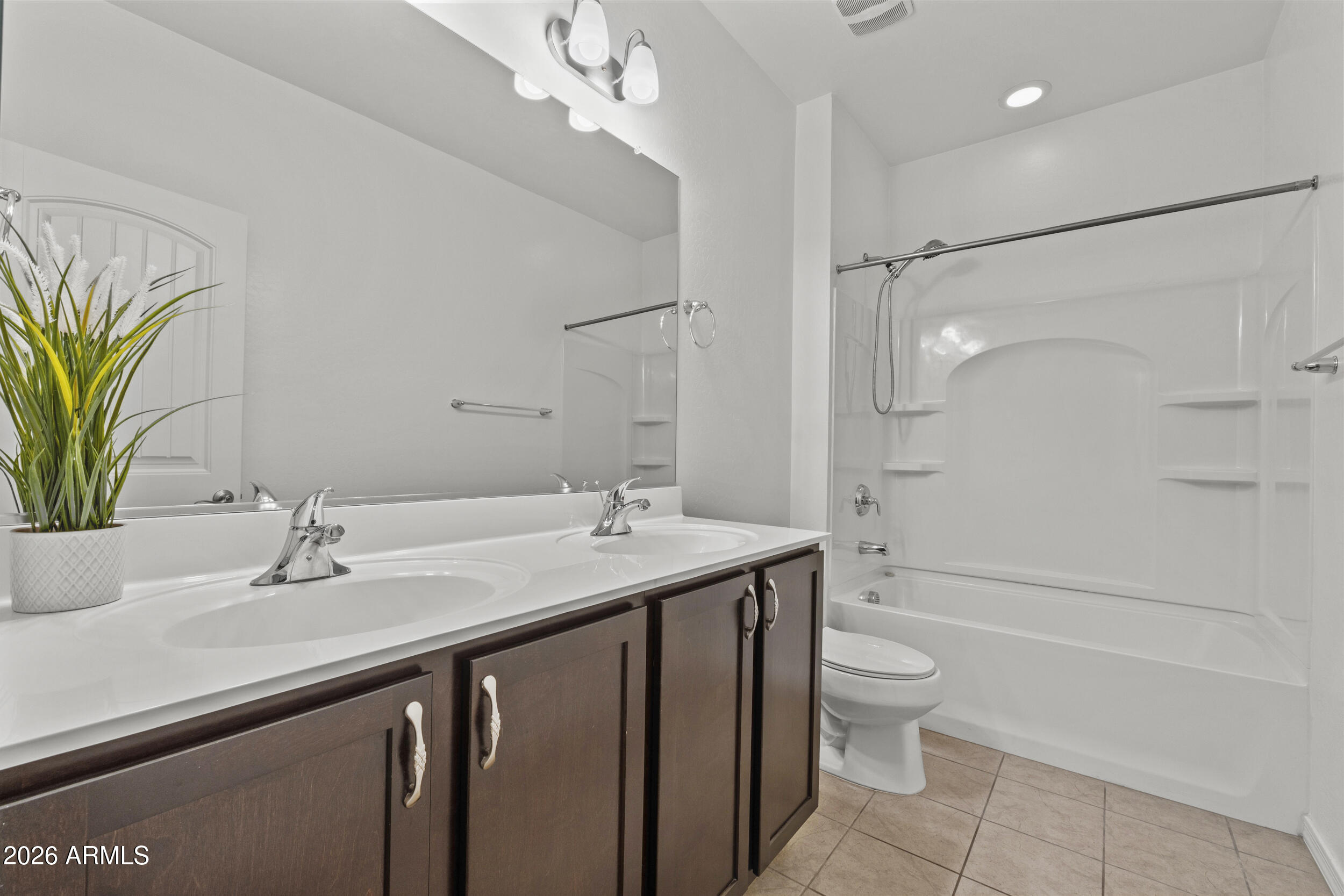 LAVEEN MEADOWS 2014 - Residential