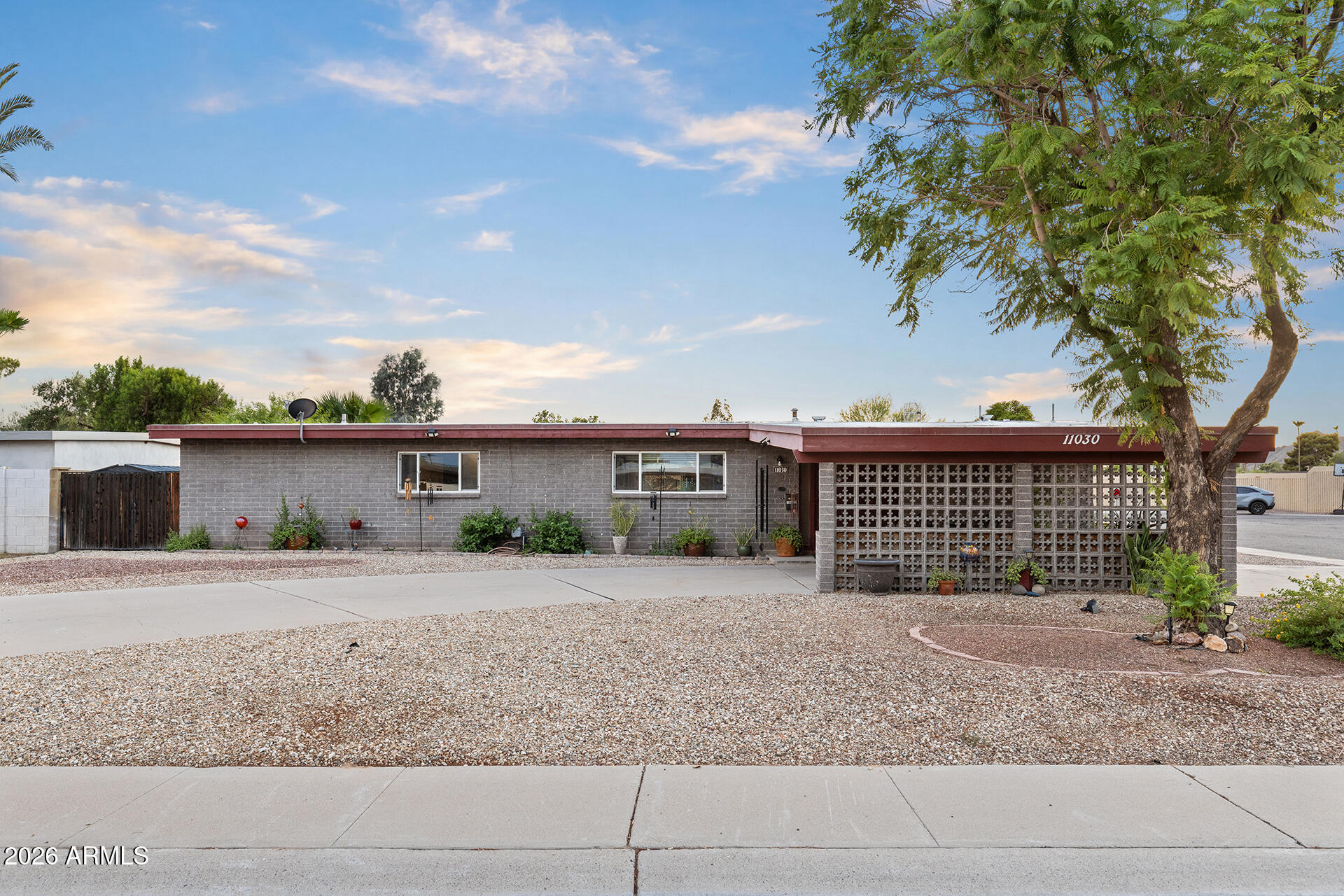 TOWN COUNTRY PARADISE 2 - Residential