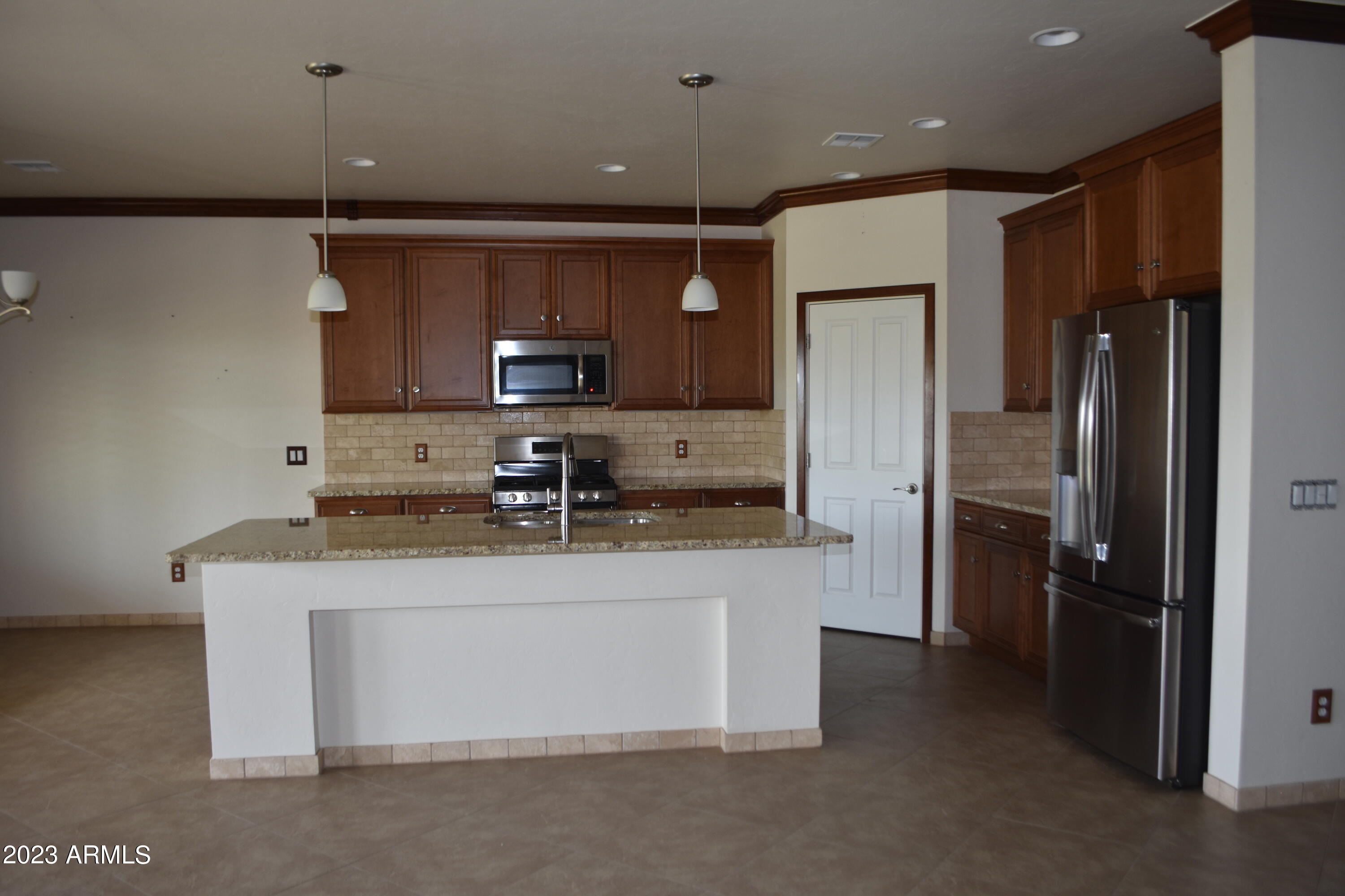 Mesa Verde Estate - Residential Lease